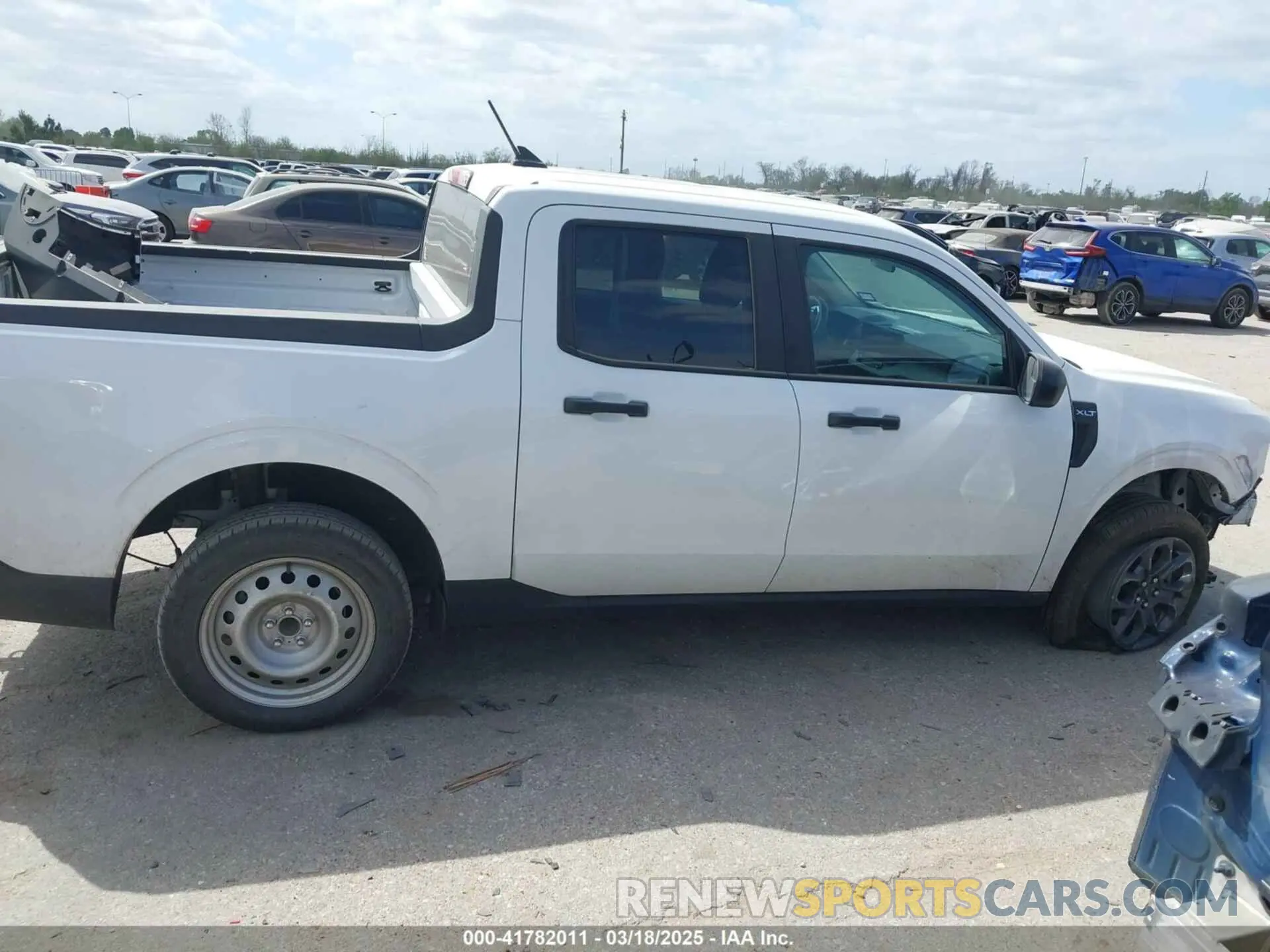 14 Photograph of a damaged car 3FTTW8E96PRA74020 FORD MAVERICK 2023