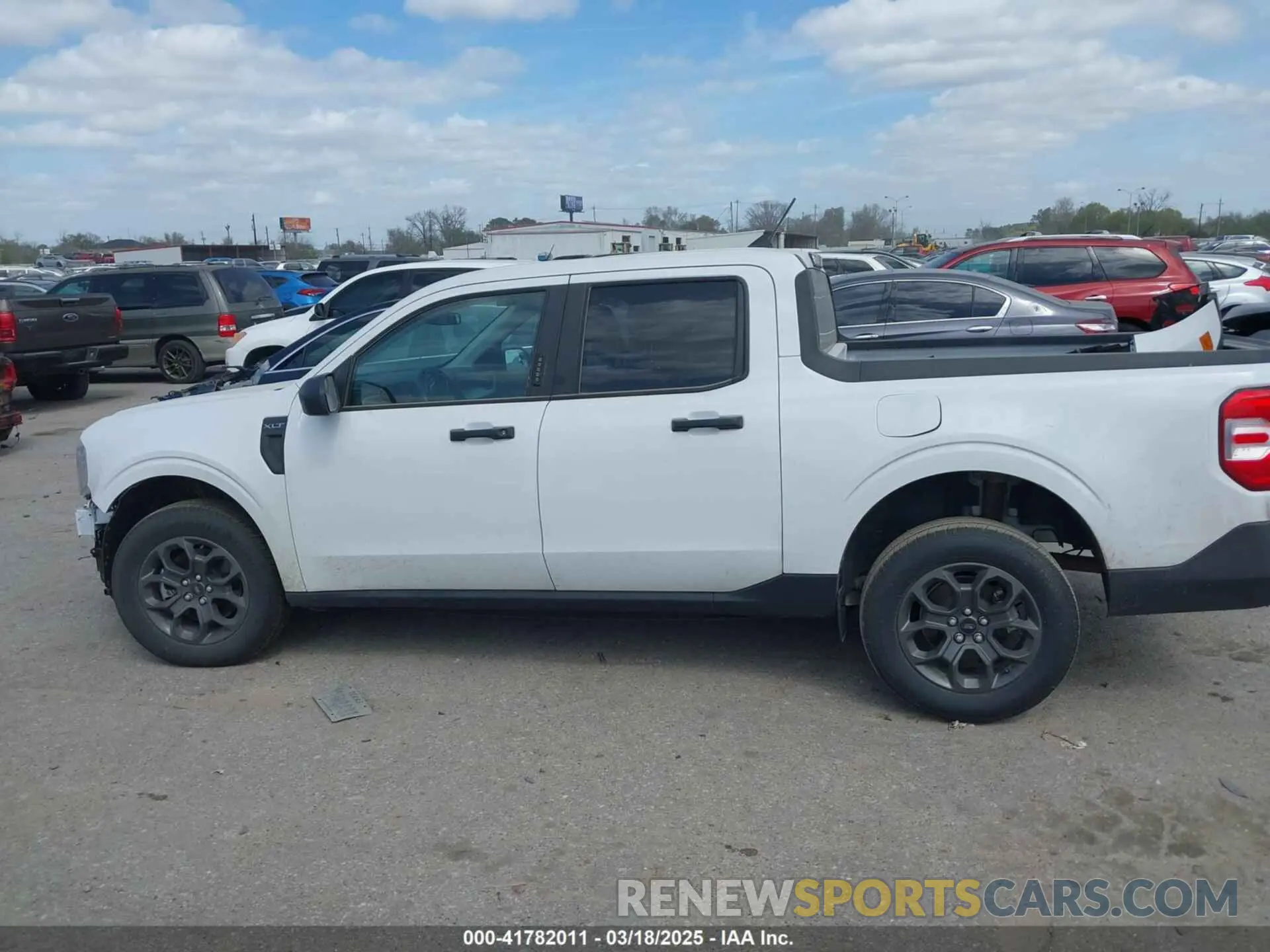 15 Photograph of a damaged car 3FTTW8E96PRA74020 FORD MAVERICK 2023