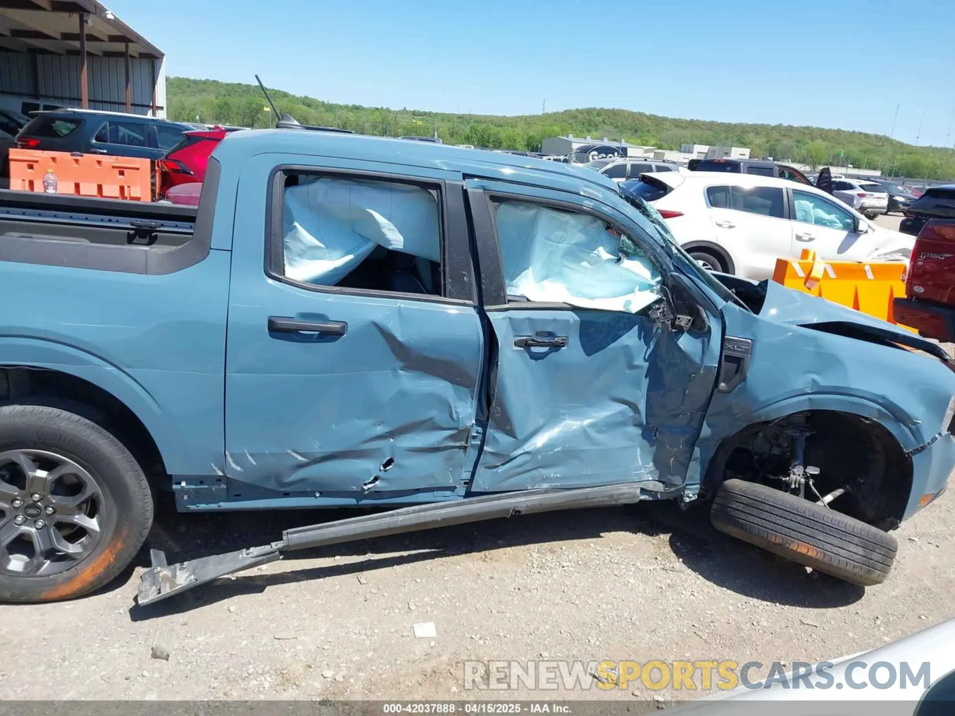 13 Photograph of a damaged car 3FTTW8E99PRA53842 FORD MAVERICK 2023