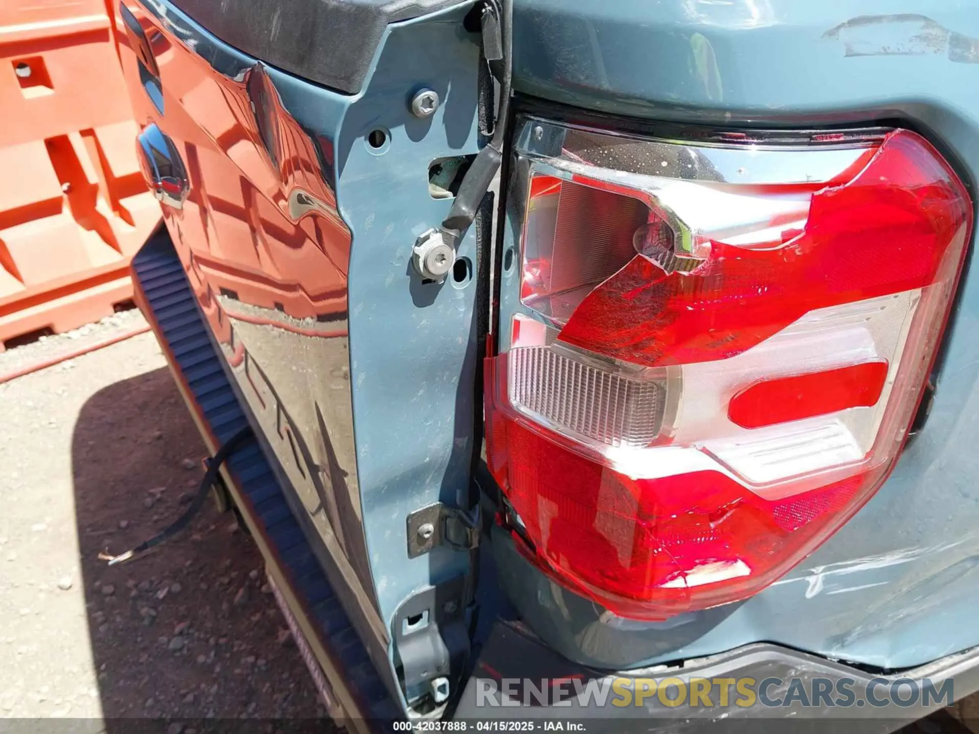 6 Photograph of a damaged car 3FTTW8E99PRA53842 FORD MAVERICK 2023