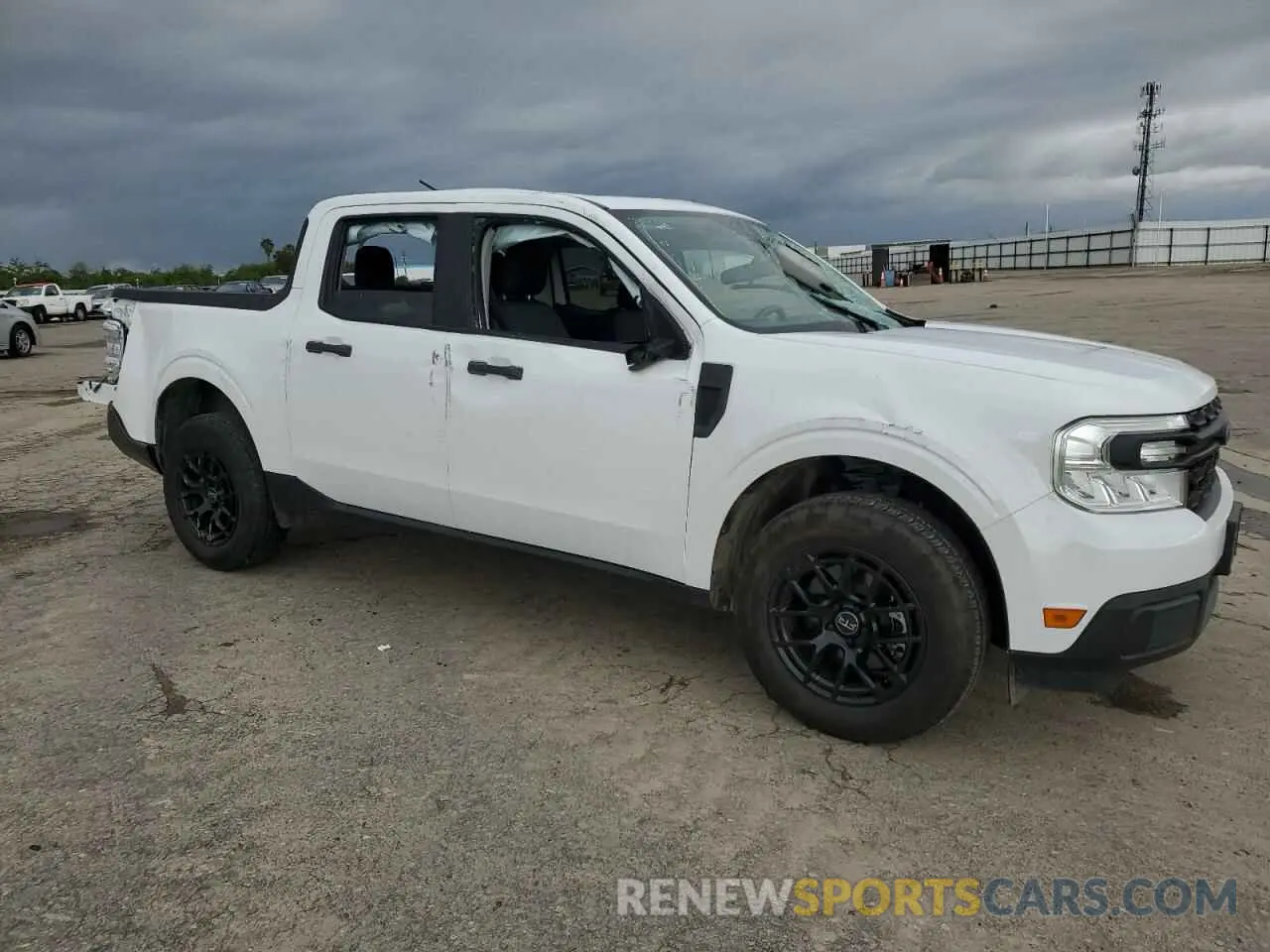4 Photograph of a damaged car 3FTTW8E9XPRA25273 FORD MAVERICK 2023