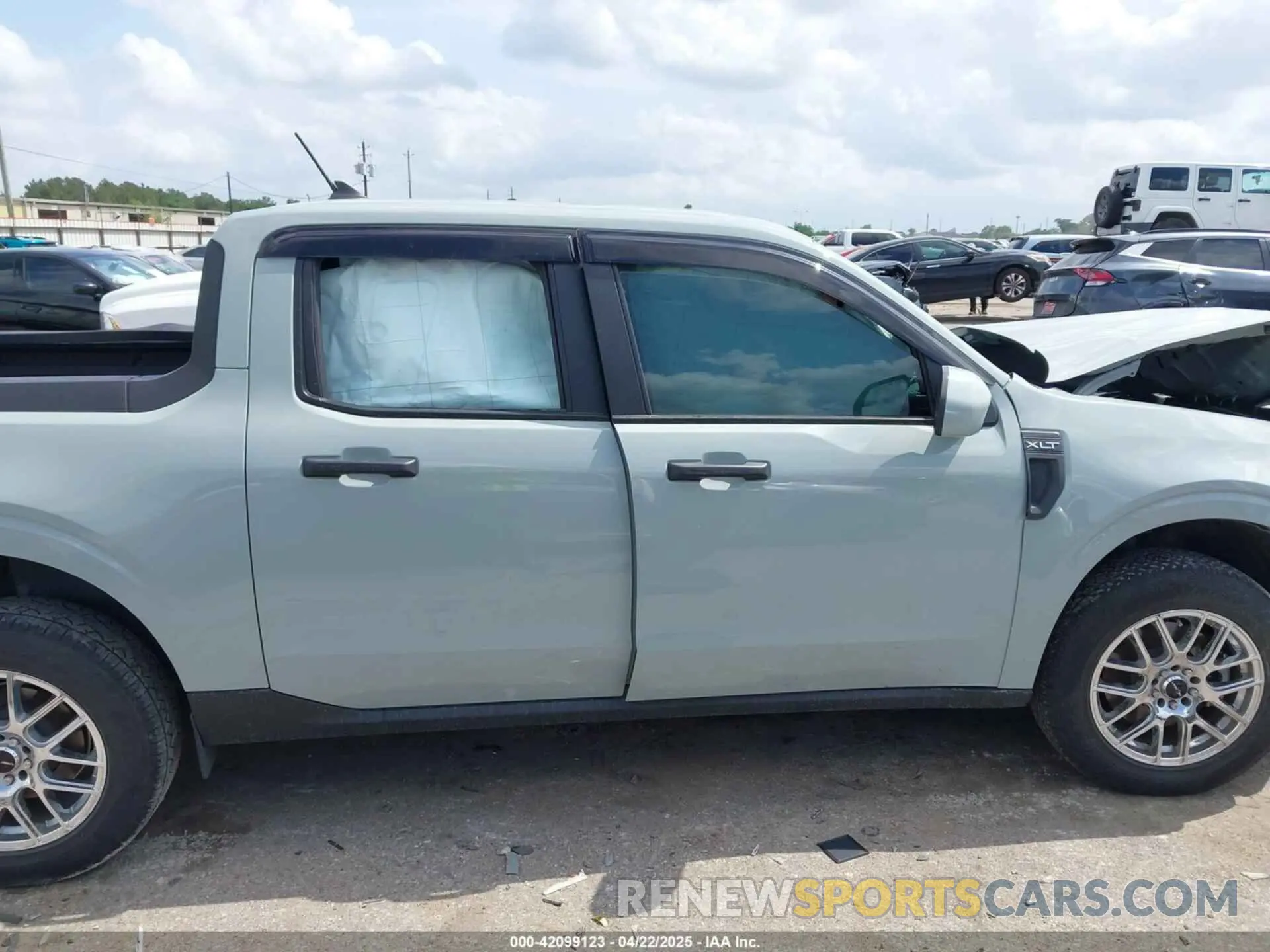 13 Photograph of a damaged car 3FTTW8F91PRA69418 FORD MAVERICK 2023