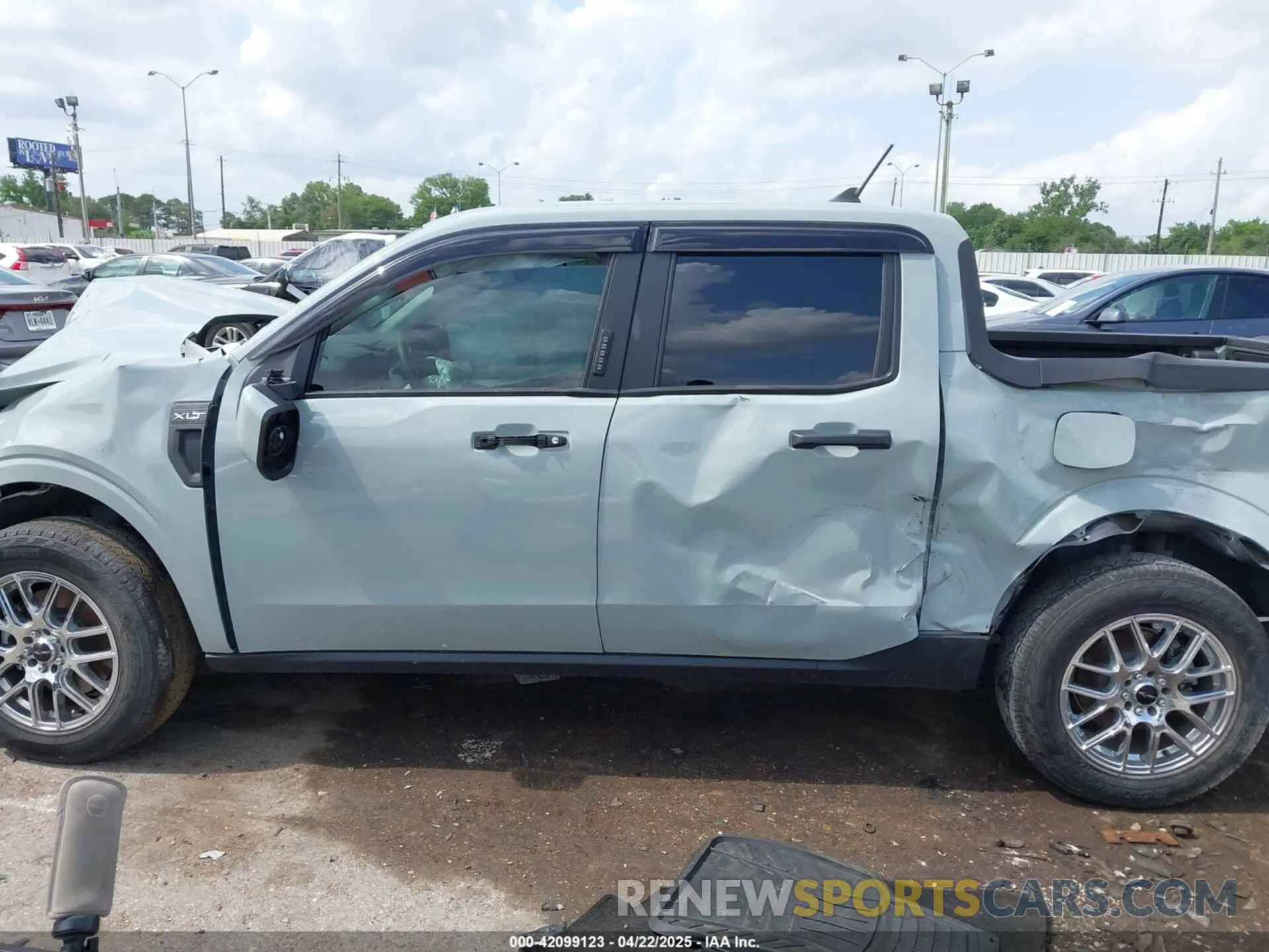 14 Photograph of a damaged car 3FTTW8F91PRA69418 FORD MAVERICK 2023