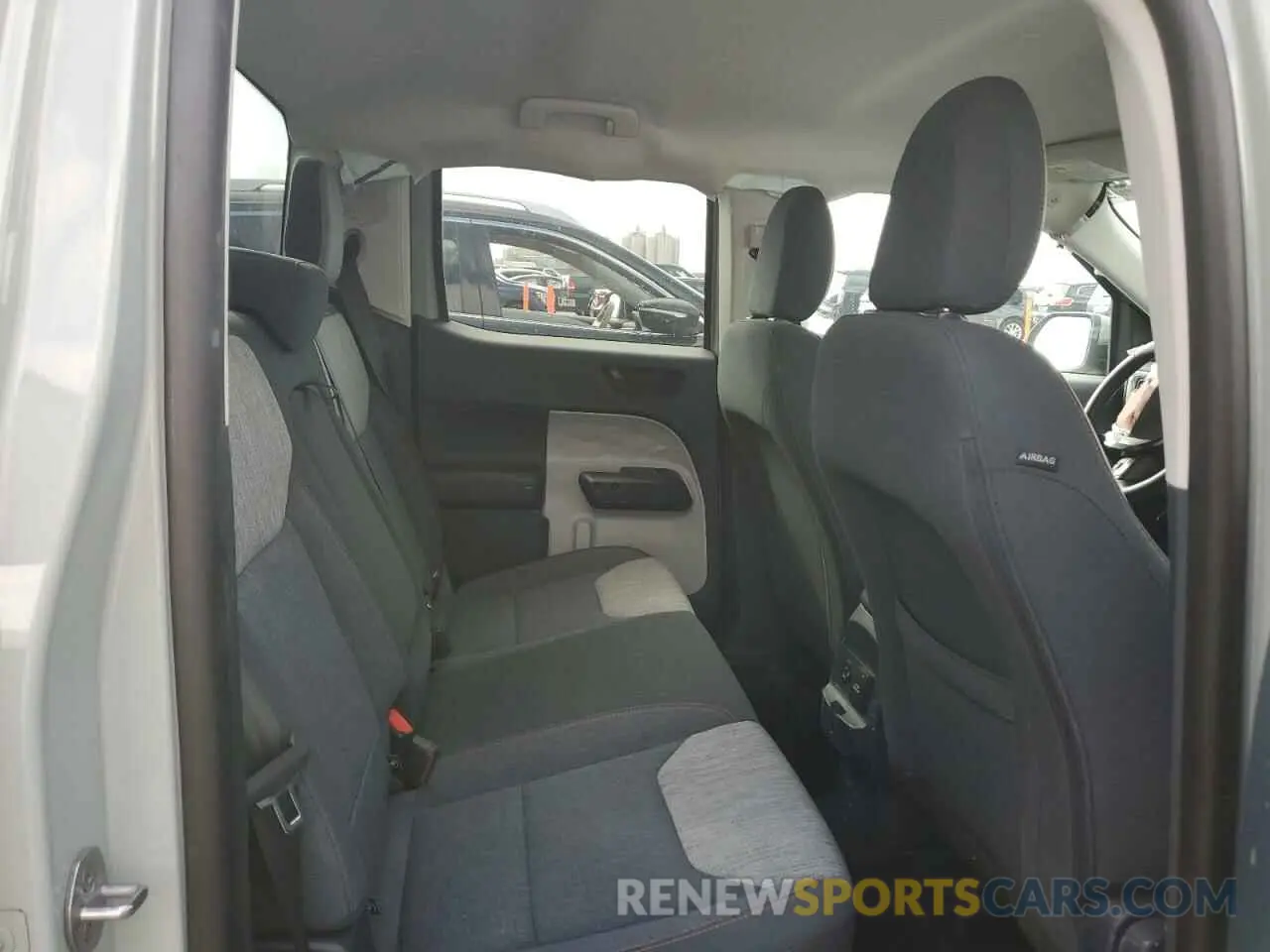 10 Photograph of a damaged car 3FTTW8F91PRA69502 FORD MAVERICK 2023