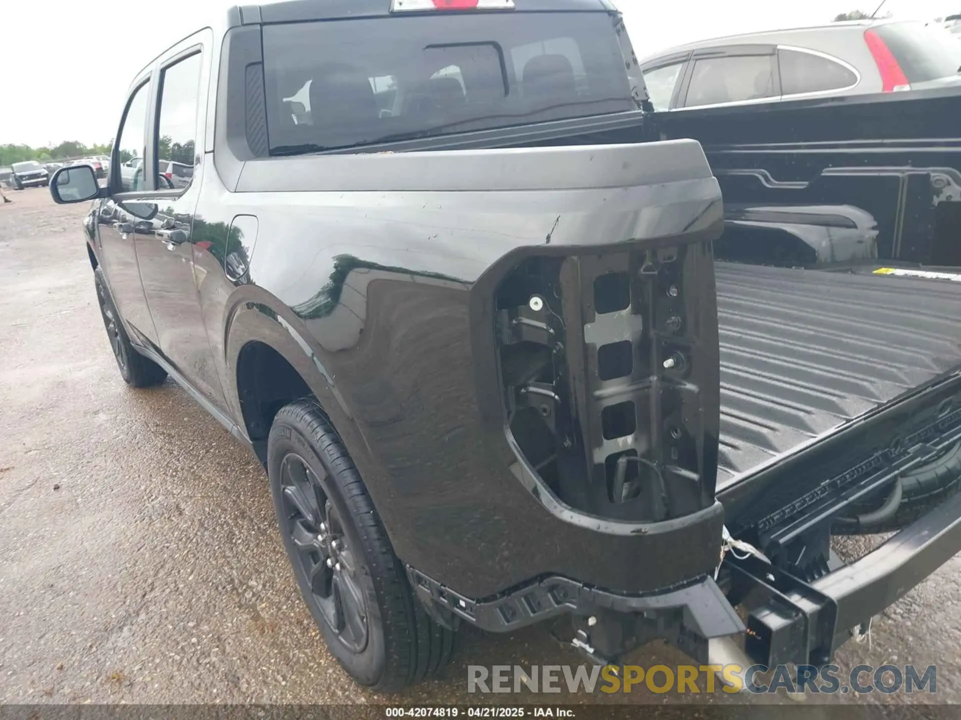 19 Photograph of a damaged car 3FTTW8F95PRA95844 FORD MAVERICK 2023