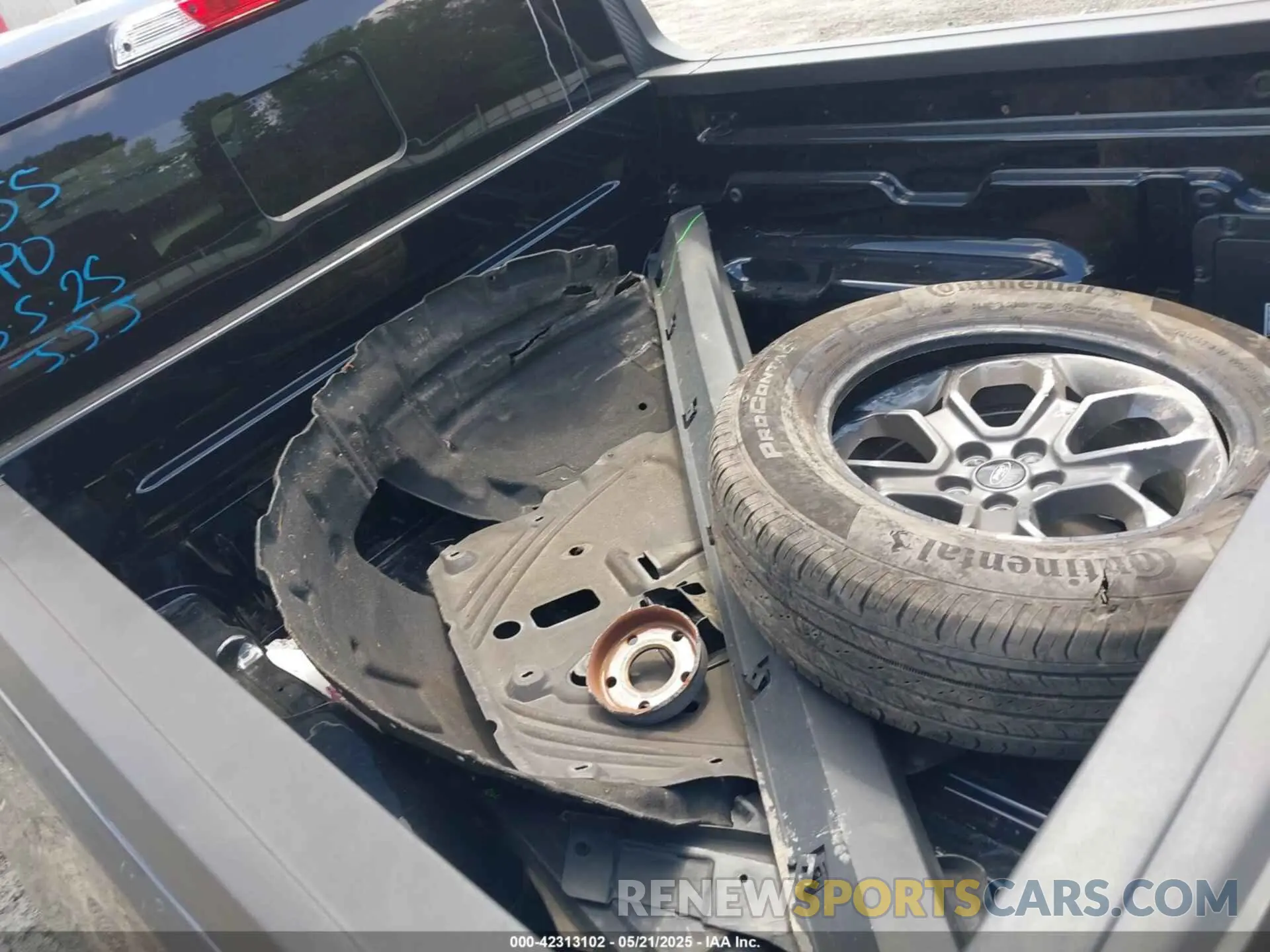 12 Photograph of a damaged car 3FTTW8F9XPRB02755 FORD MAVERICK 2023