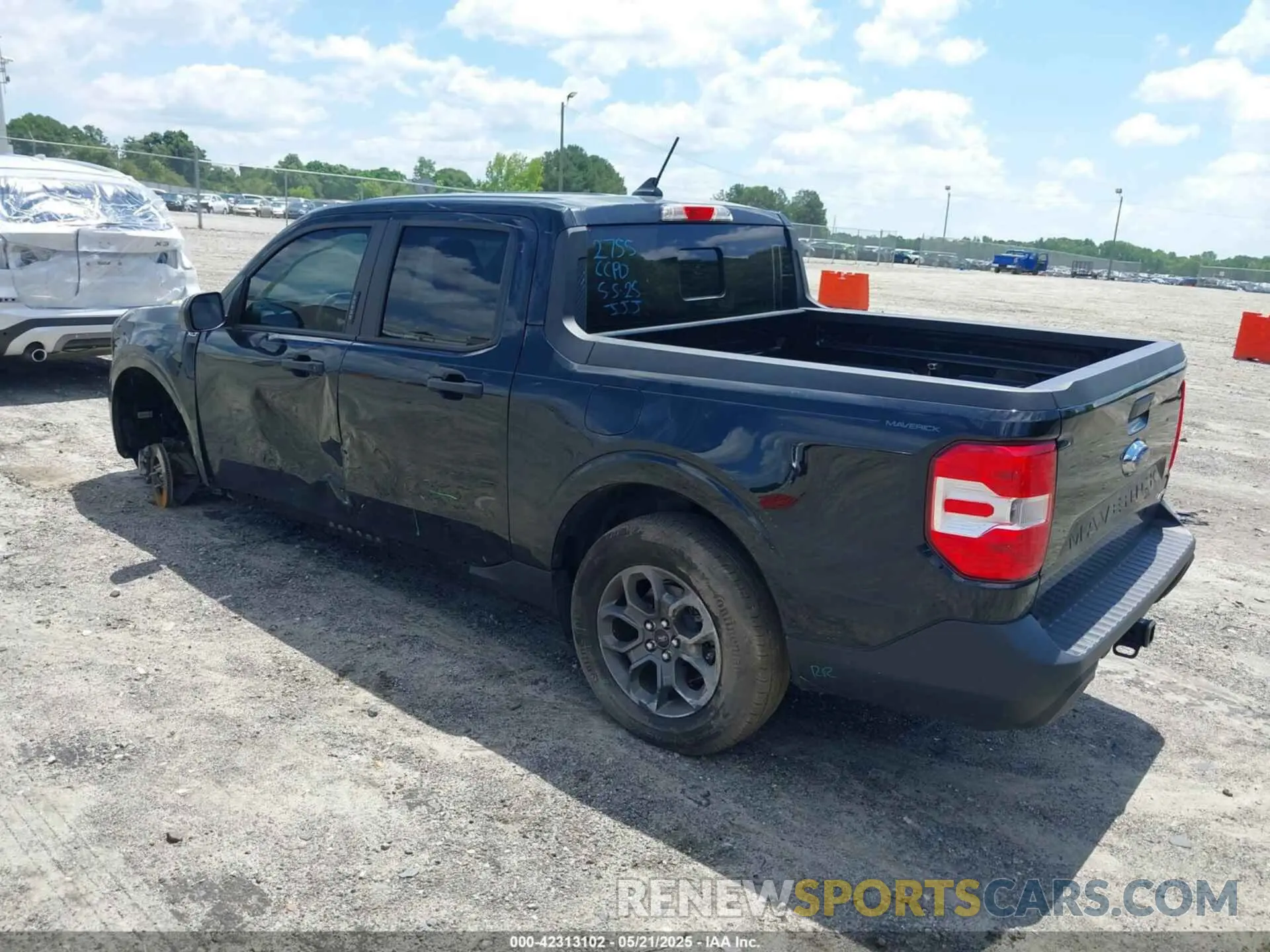 3 Photograph of a damaged car 3FTTW8F9XPRB02755 FORD MAVERICK 2023