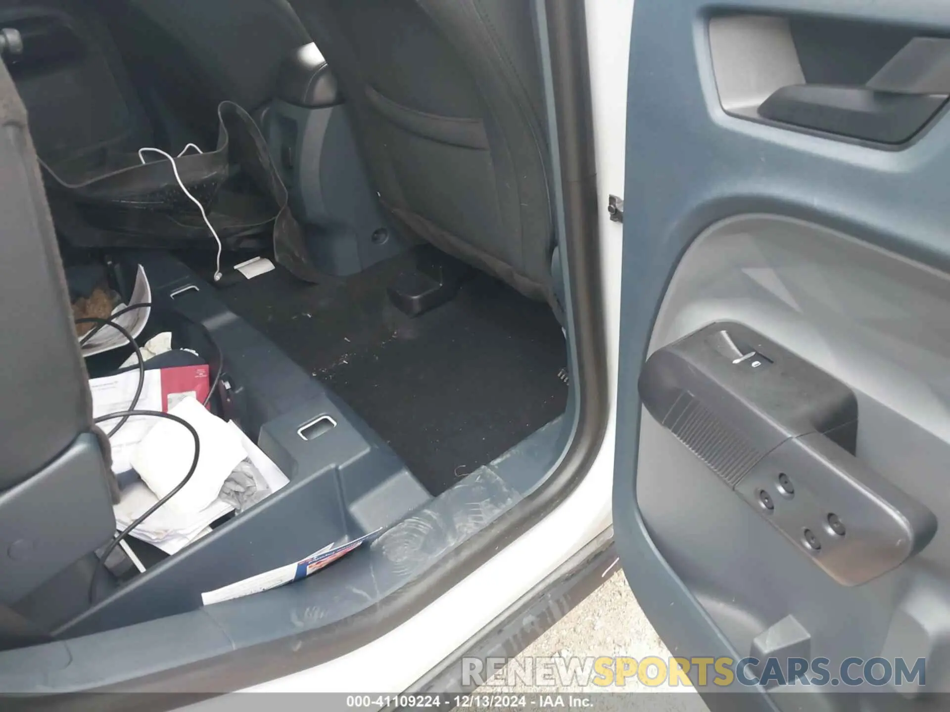 8 Photograph of a damaged car 3FTTW8G96PRA69042 FORD MAVERICK 2023