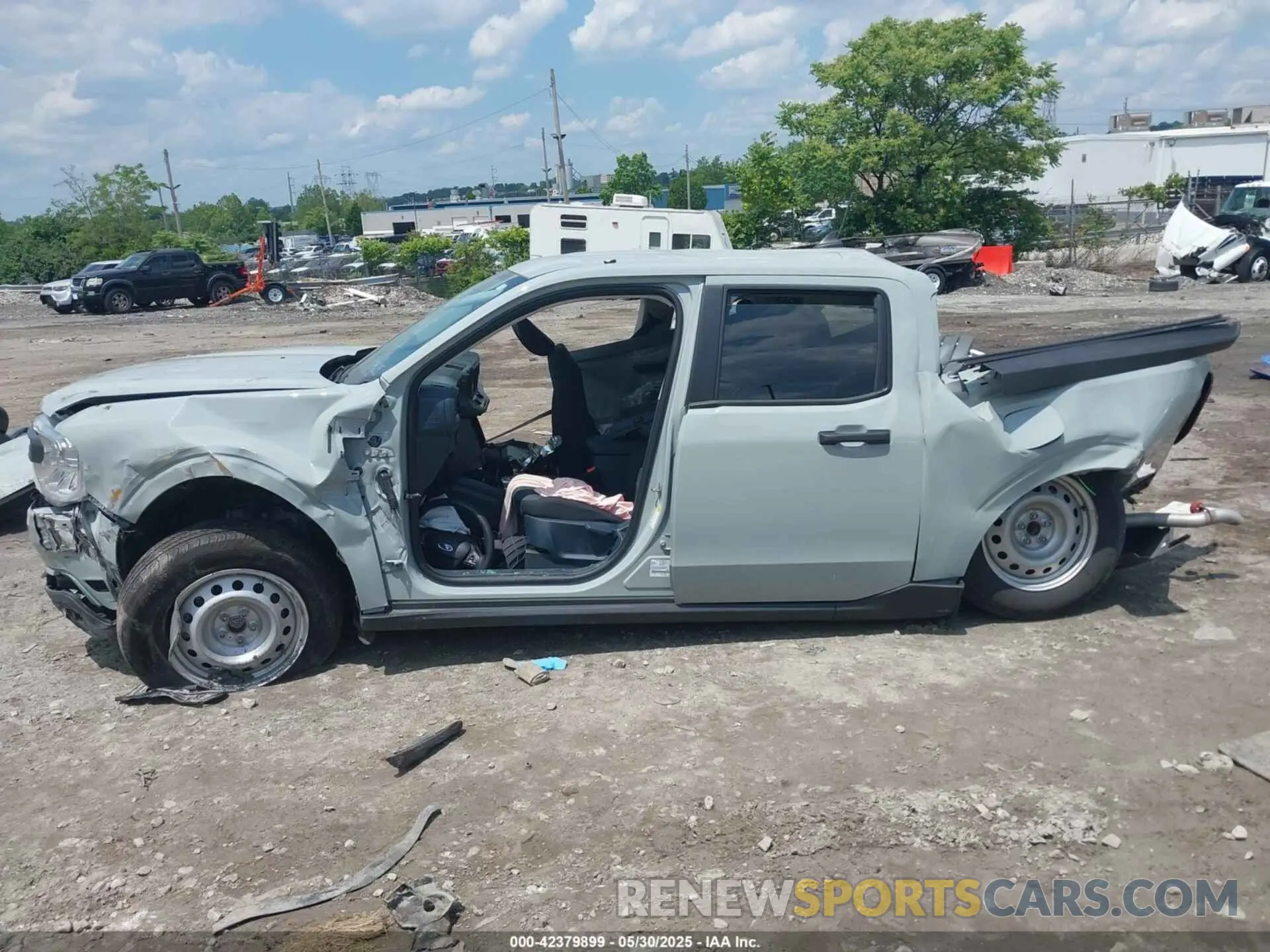 13 Photograph of a damaged car 3FTTW8A30RRA76270 FORD MAVERICK 2024