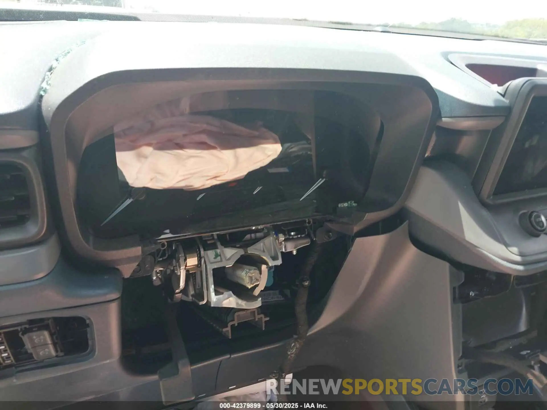 14 Photograph of a damaged car 3FTTW8A30RRA76270 FORD MAVERICK 2024