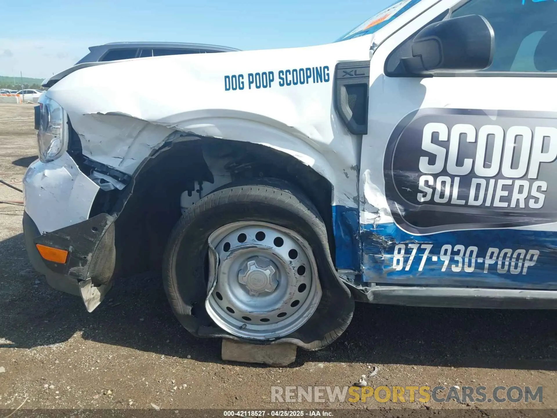 17 Photograph of a damaged car 3FTTW8A32RRB51521 FORD MAVERICK 2024