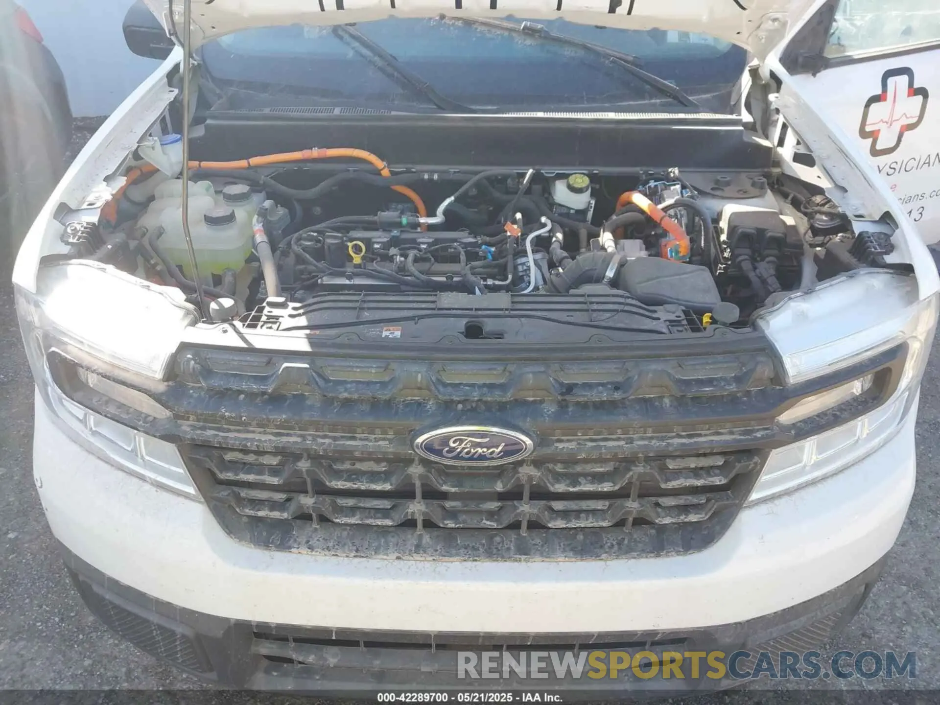10 Photograph of a damaged car 3FTTW8A33RRA31758 FORD MAVERICK 2024