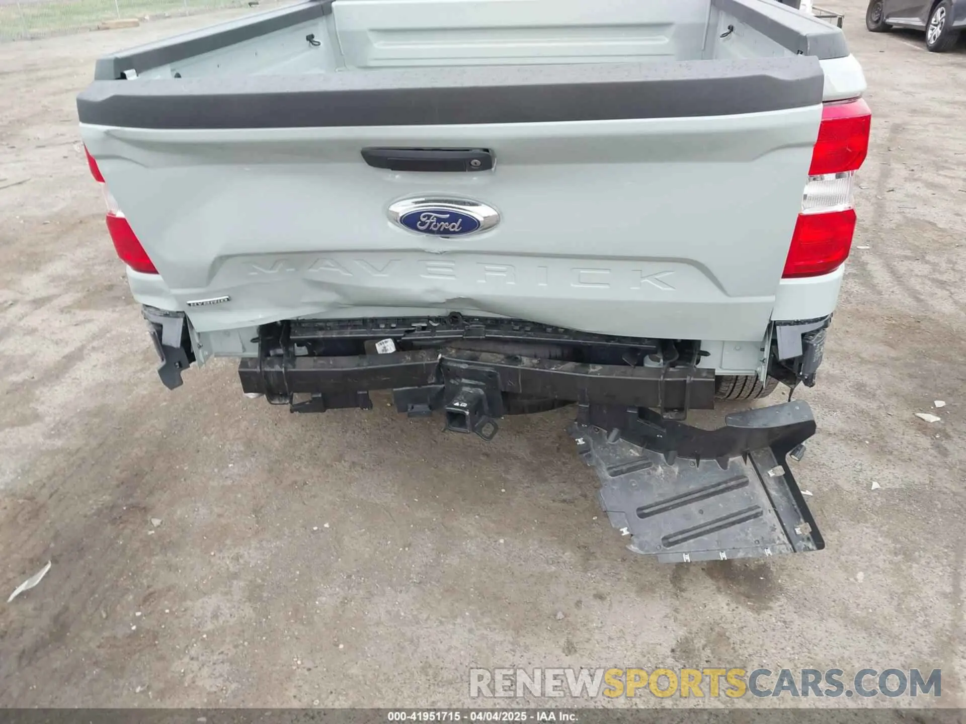 18 Photograph of a damaged car 3FTTW8A33RRA79678 FORD MAVERICK 2024