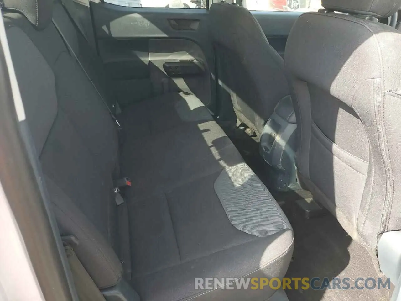 10 Photograph of a damaged car 3FTTW8A33RRA80099 FORD MAVERICK 2024