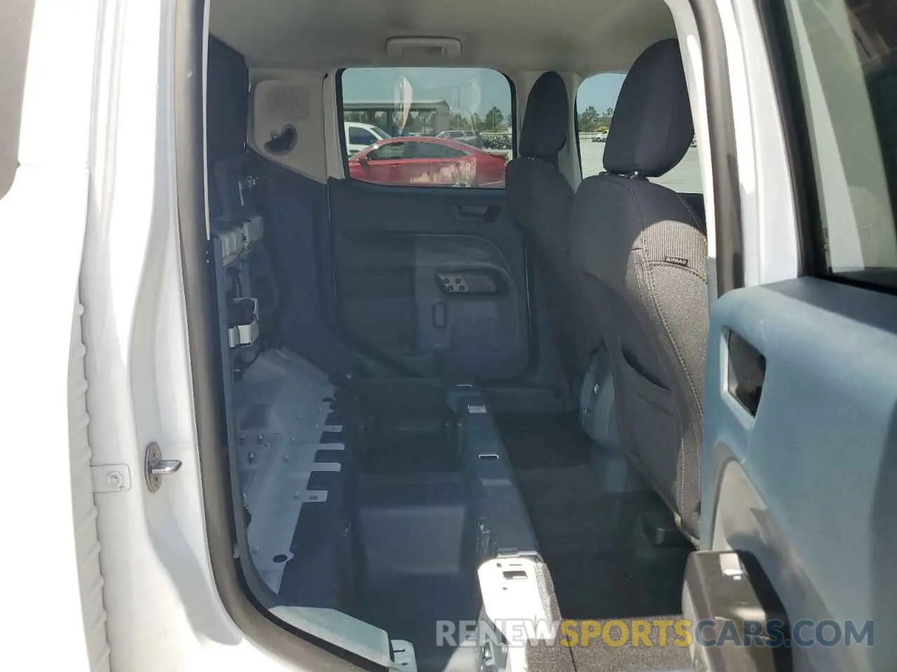 10 Photograph of a damaged car 3FTTW8A97RRA00839 FORD MAVERICK 2024