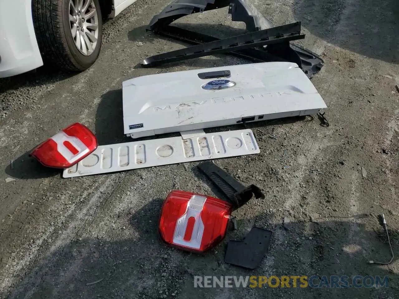 12 Photograph of a damaged car 3FTTW8A9XRRB42523 FORD MAVERICK 2024