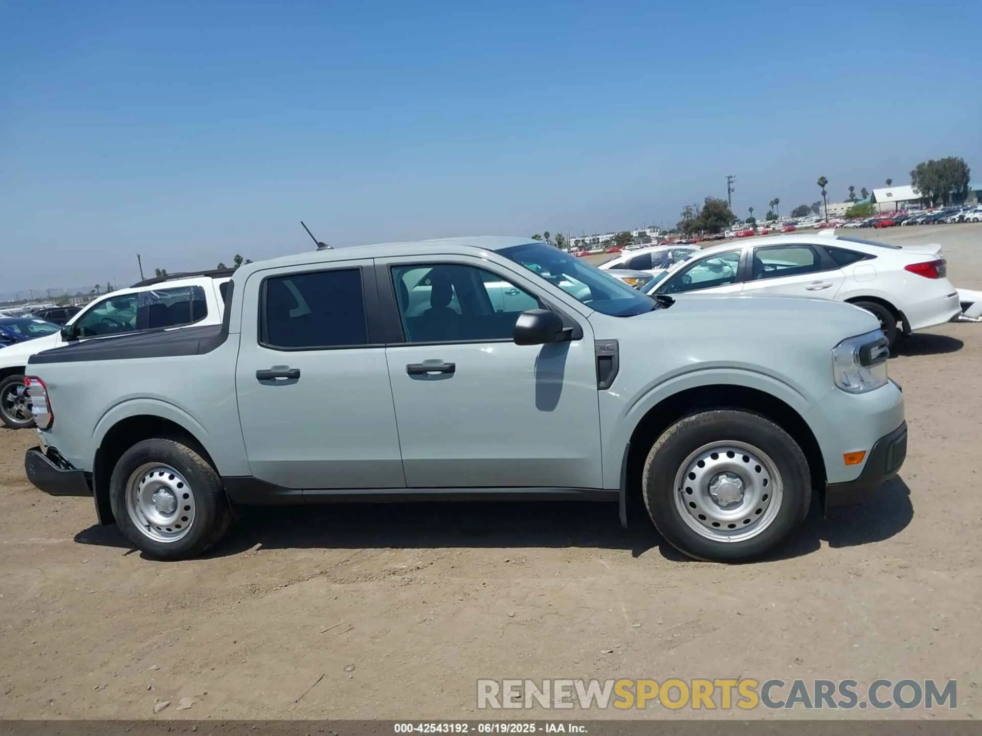 13 Photograph of a damaged car 3FTTW8B90RRA38623 FORD MAVERICK 2024