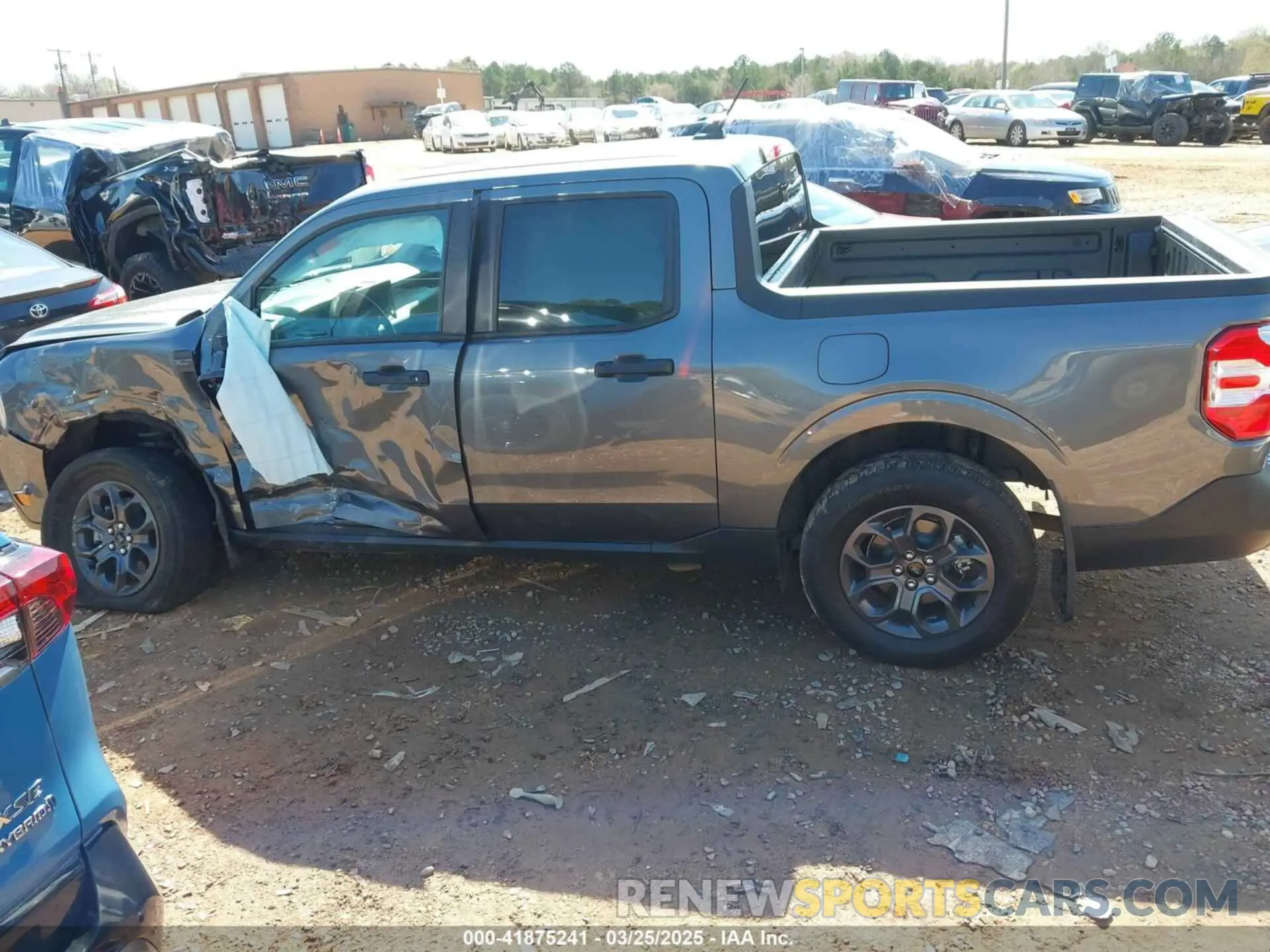 14 Photograph of a damaged car 3FTTW8H31RRA49827 FORD MAVERICK 2024