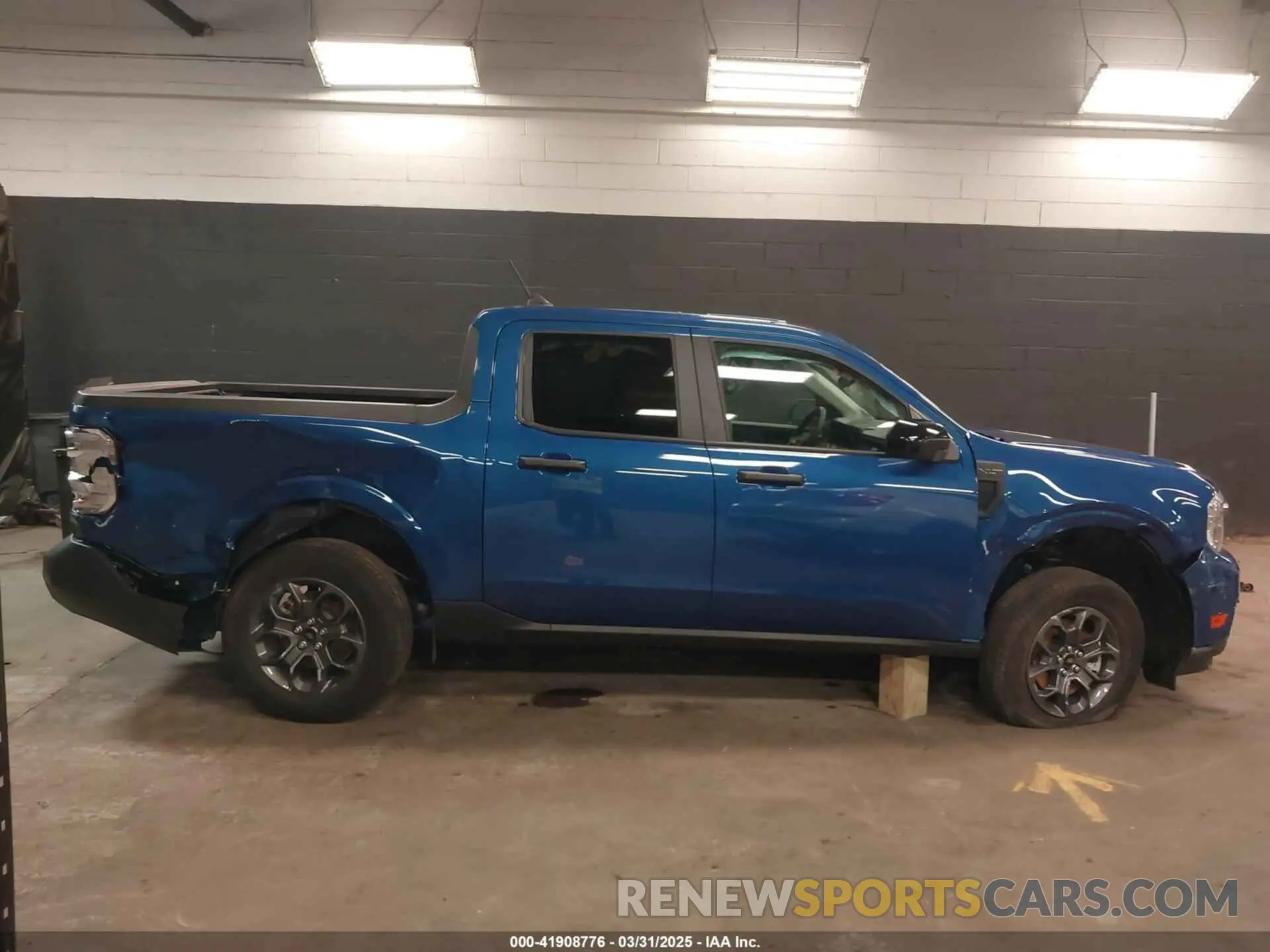 13 Photograph of a damaged car 3FTTW8H32RRA35113 FORD MAVERICK 2024