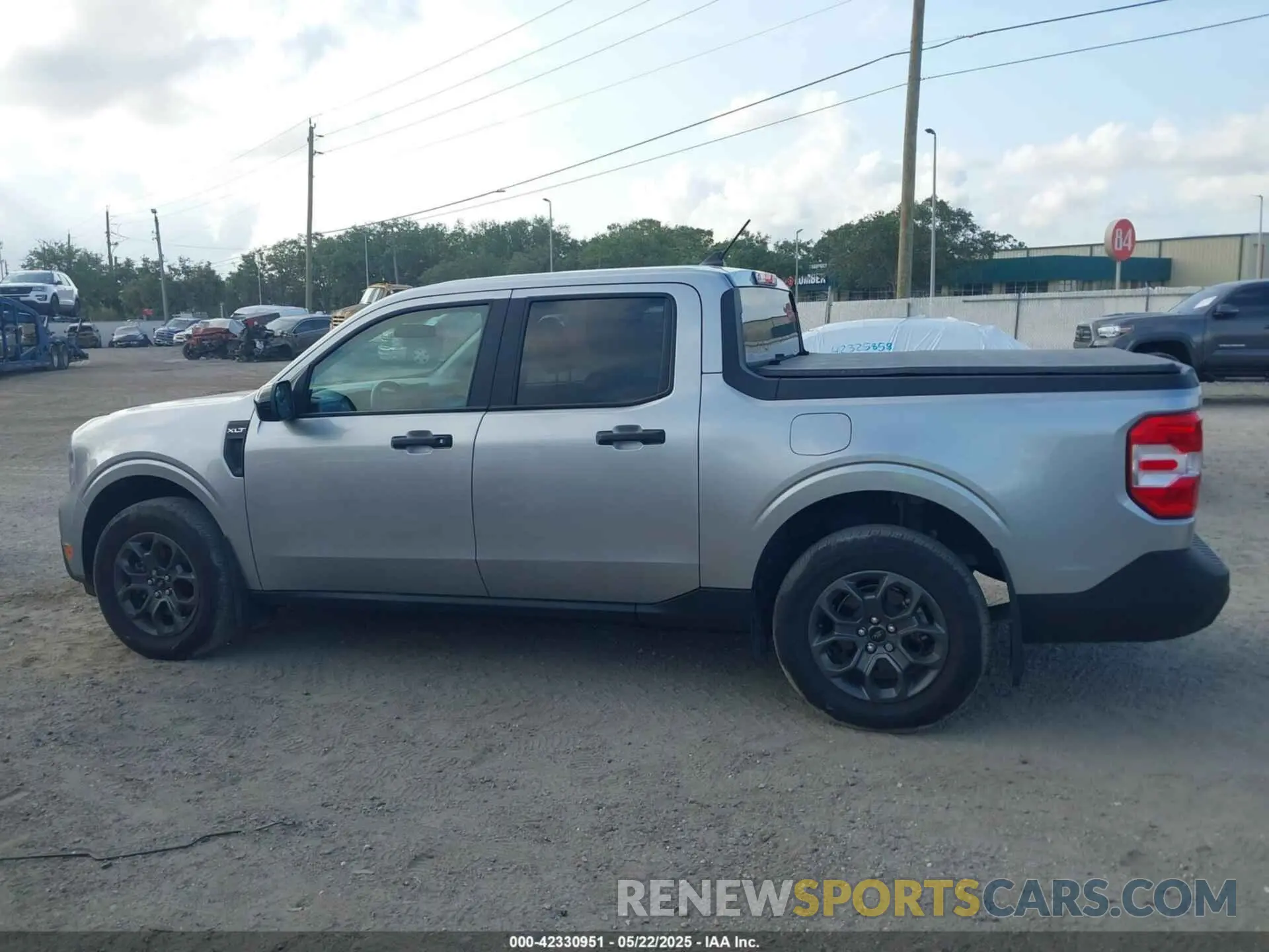 14 Photograph of a damaged car 3FTTW8J91RRA22562 FORD MAVERICK 2024