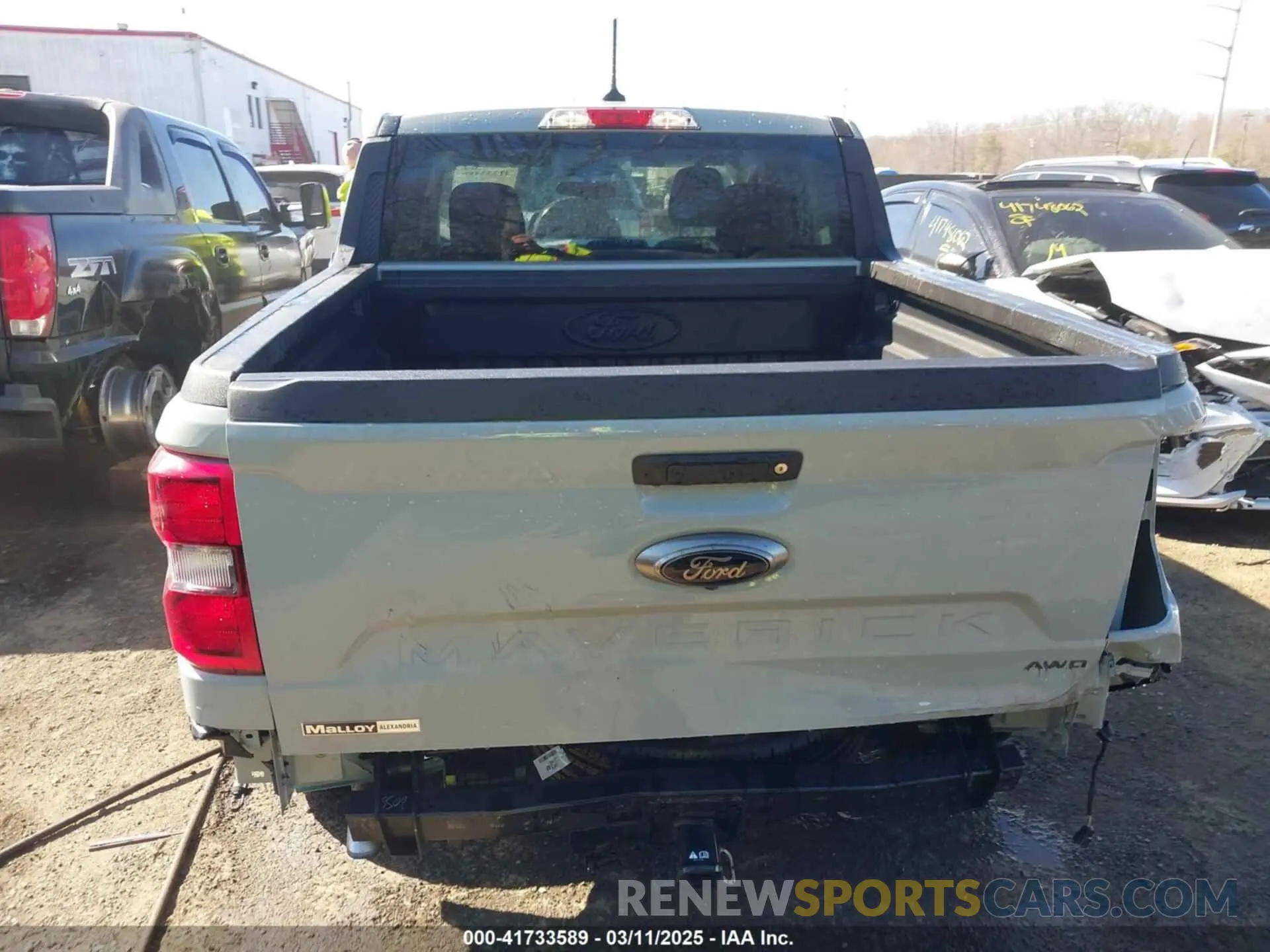 17 Photograph of a damaged car 3FTTW8J94RRA69360 FORD MAVERICK 2024