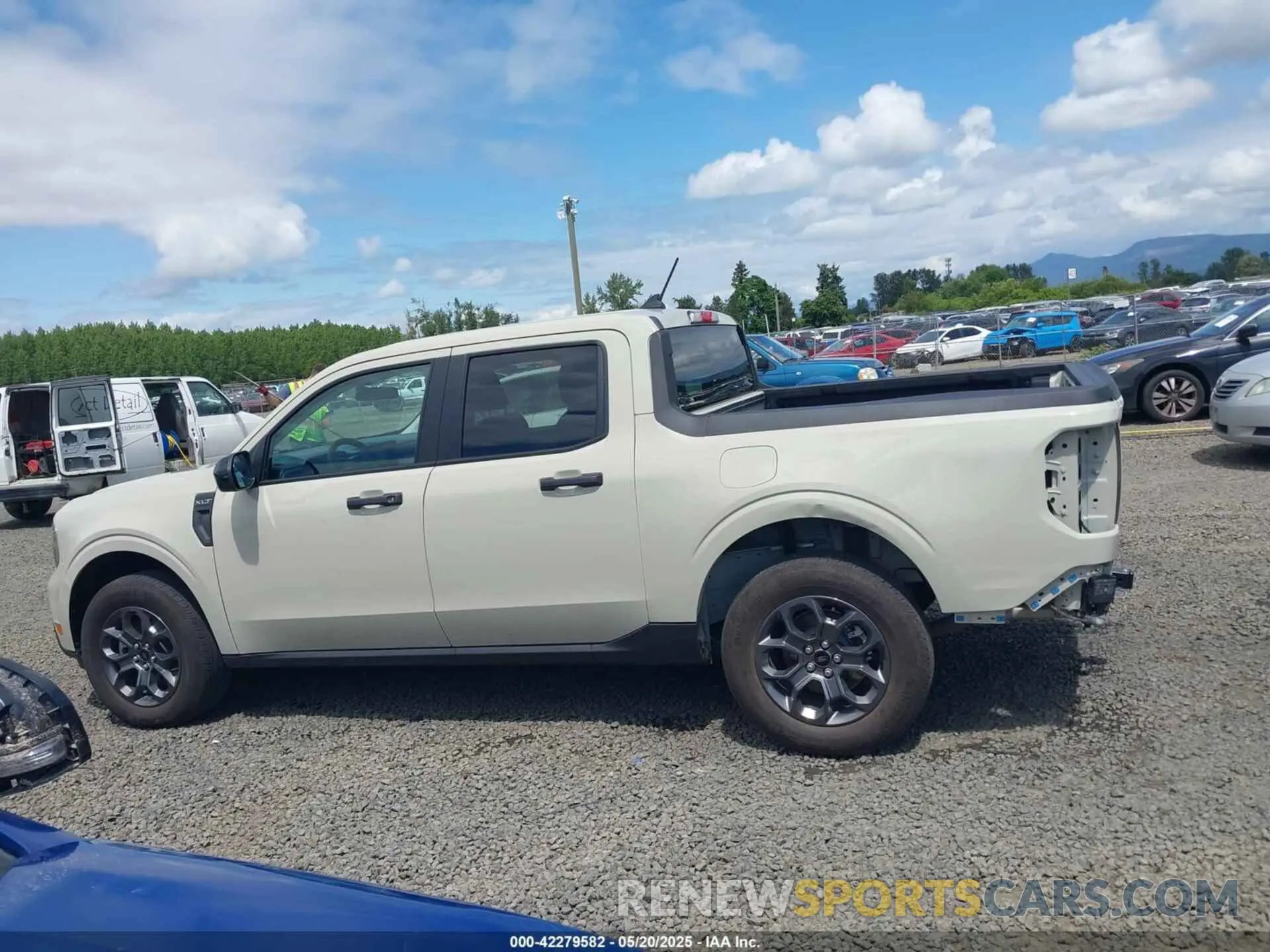 15 Photograph of a damaged car 3FTTW8J94RRA84585 FORD MAVERICK 2024