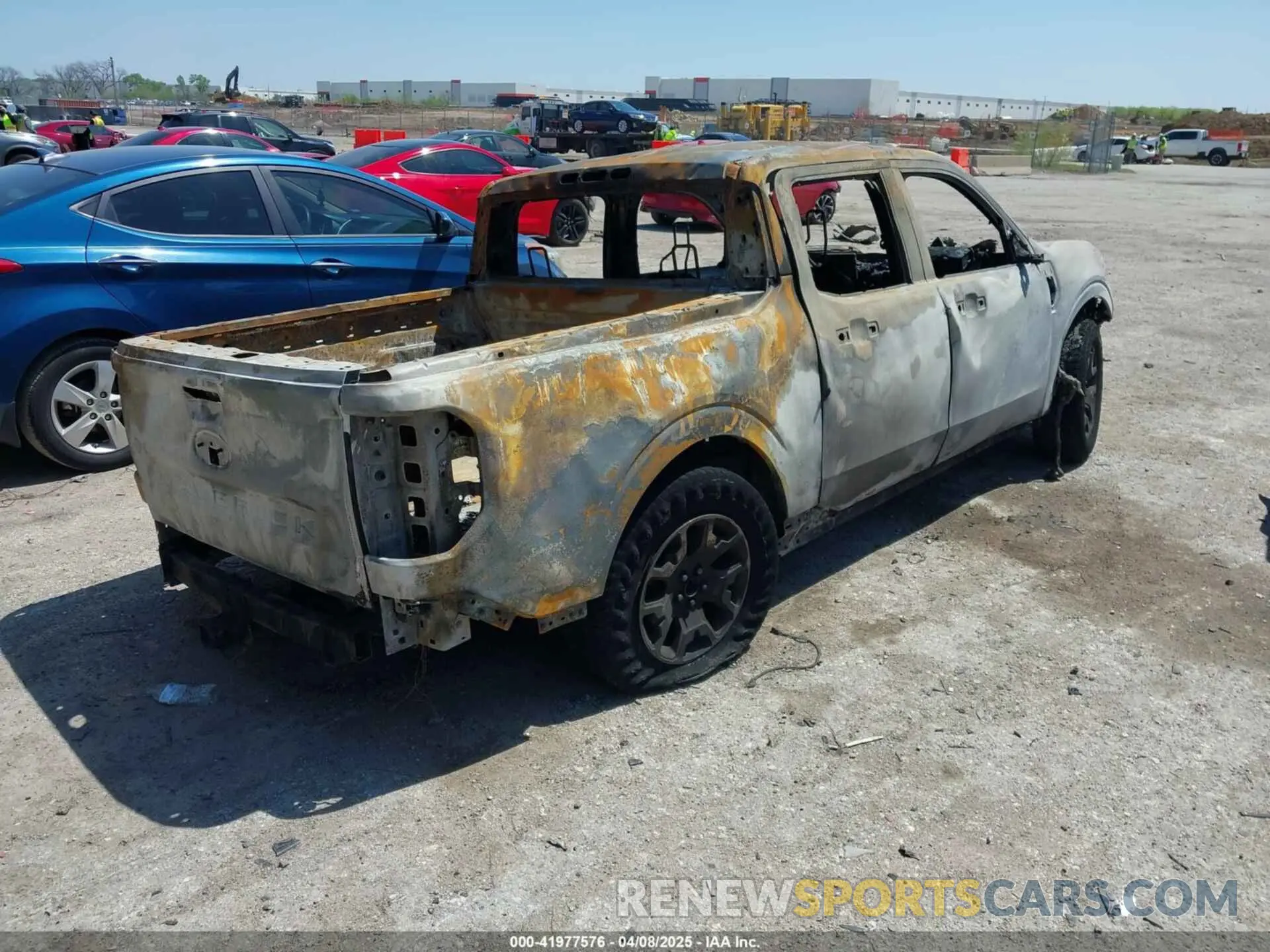4 Photograph of a damaged car 3FTTW8J97RRA27734 FORD MAVERICK 2024