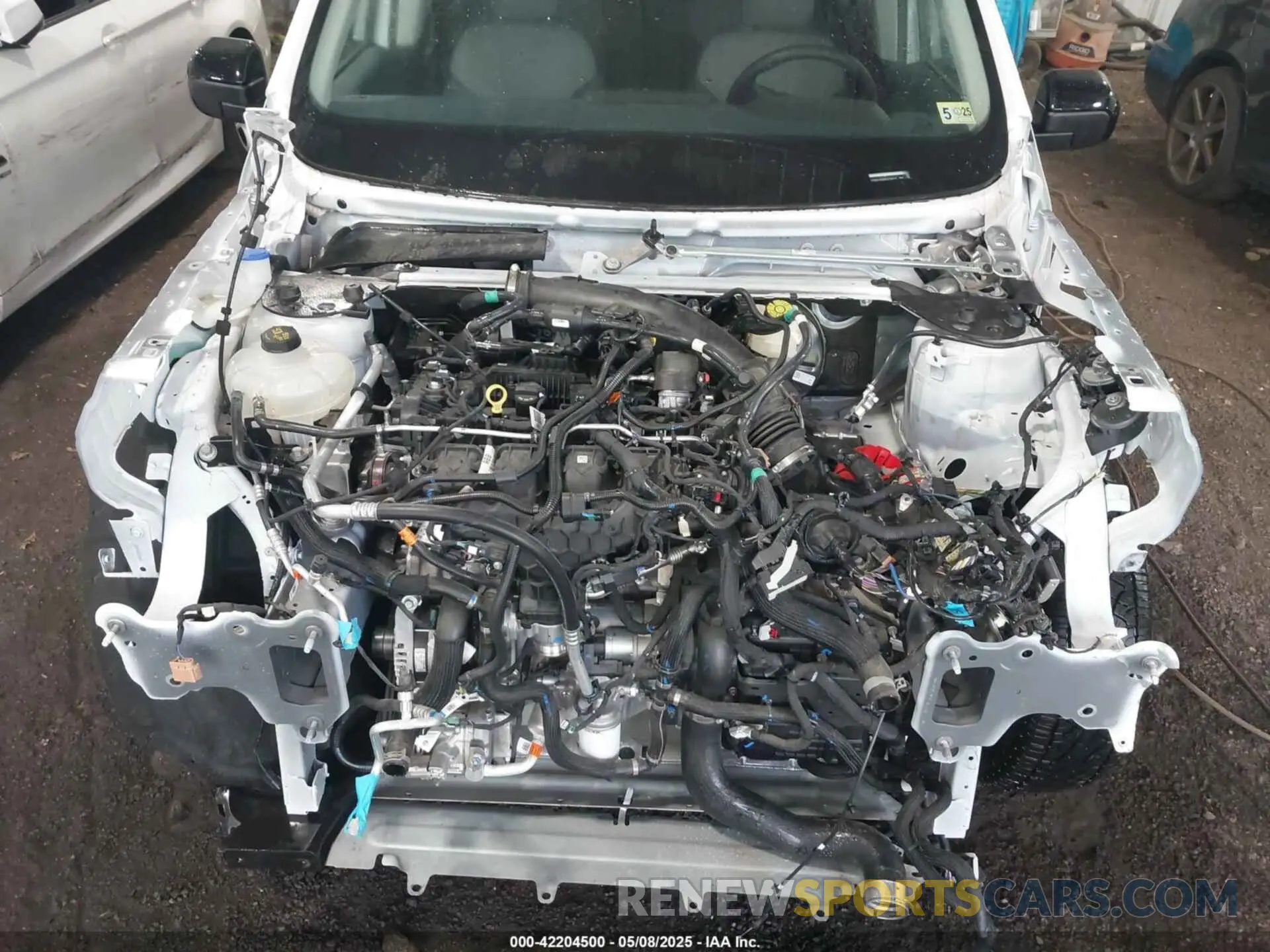 10 Photograph of a damaged car 3FTTW8J99RRA70813 FORD MAVERICK 2024