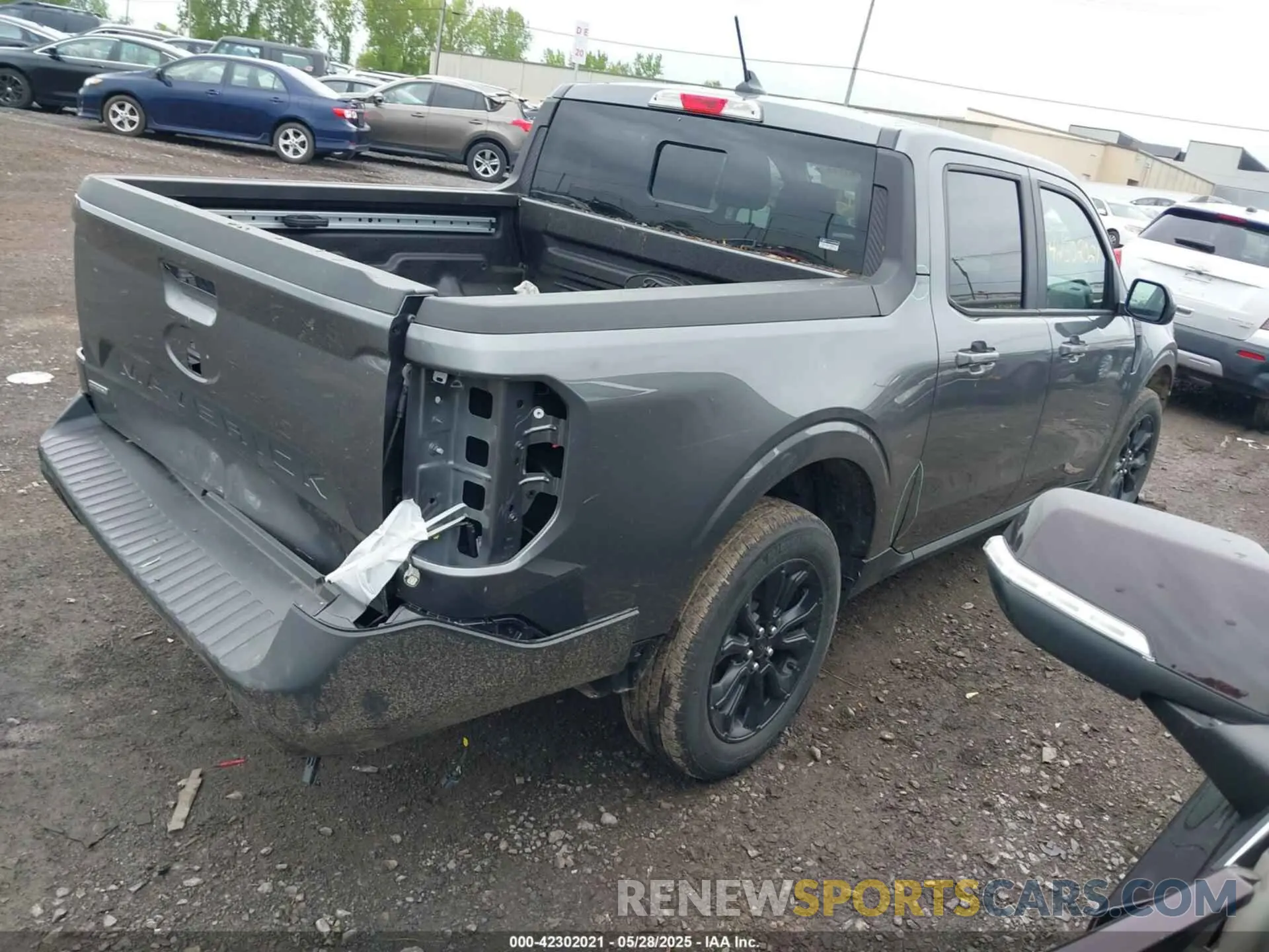 4 Photograph of a damaged car 3FTTW8M38RRB49056 FORD MAVERICK 2024