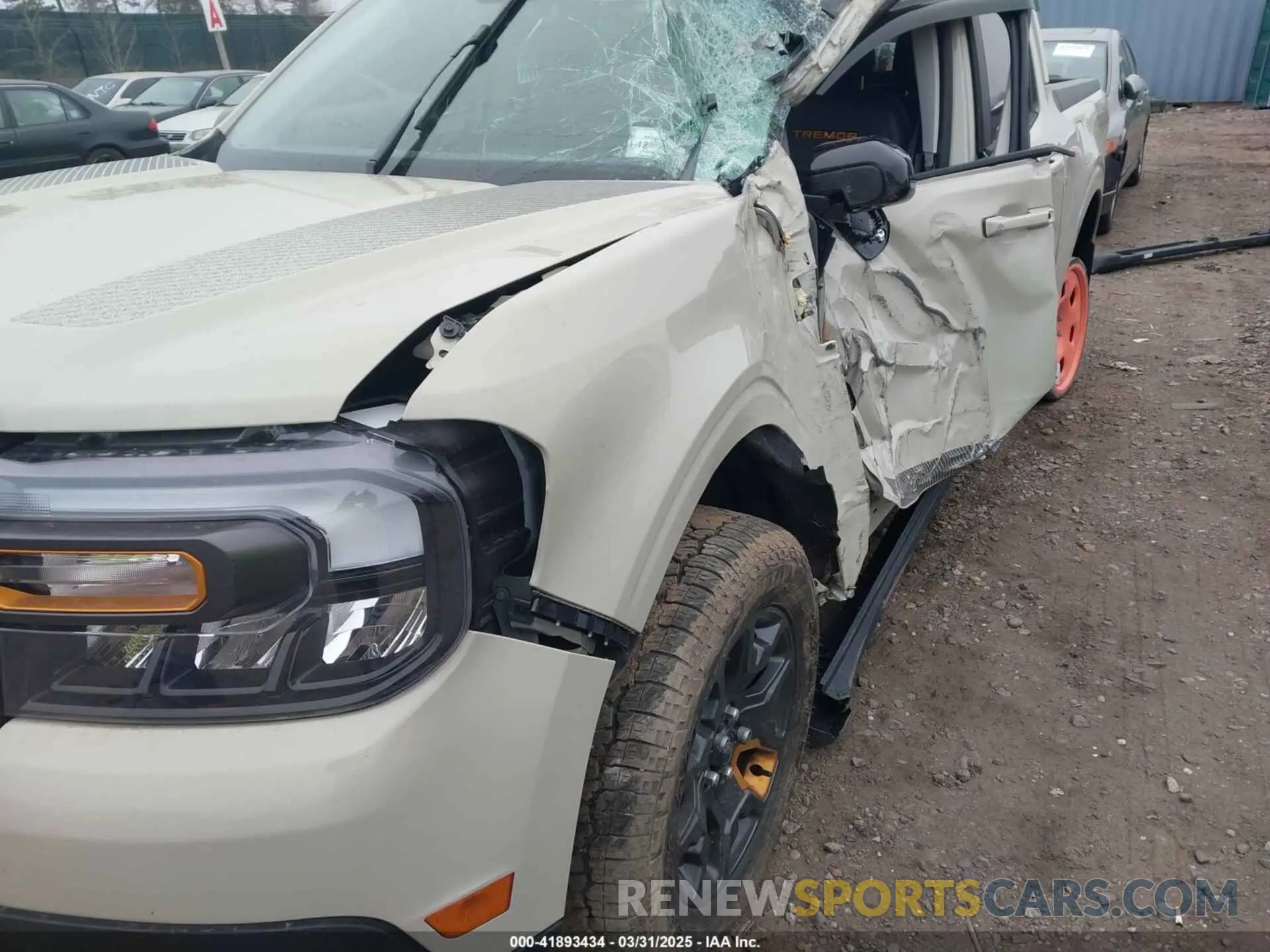 17 Photograph of a damaged car 3FTTW8R93RRB48216 FORD MAVERICK 2024