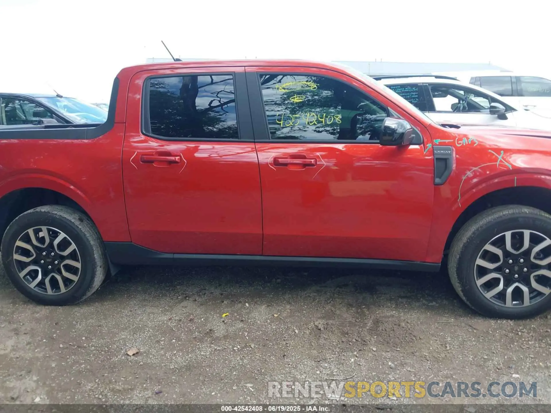 14 Photograph of a damaged car 3FTTW8S92RRA01508 FORD MAVERICK 2024