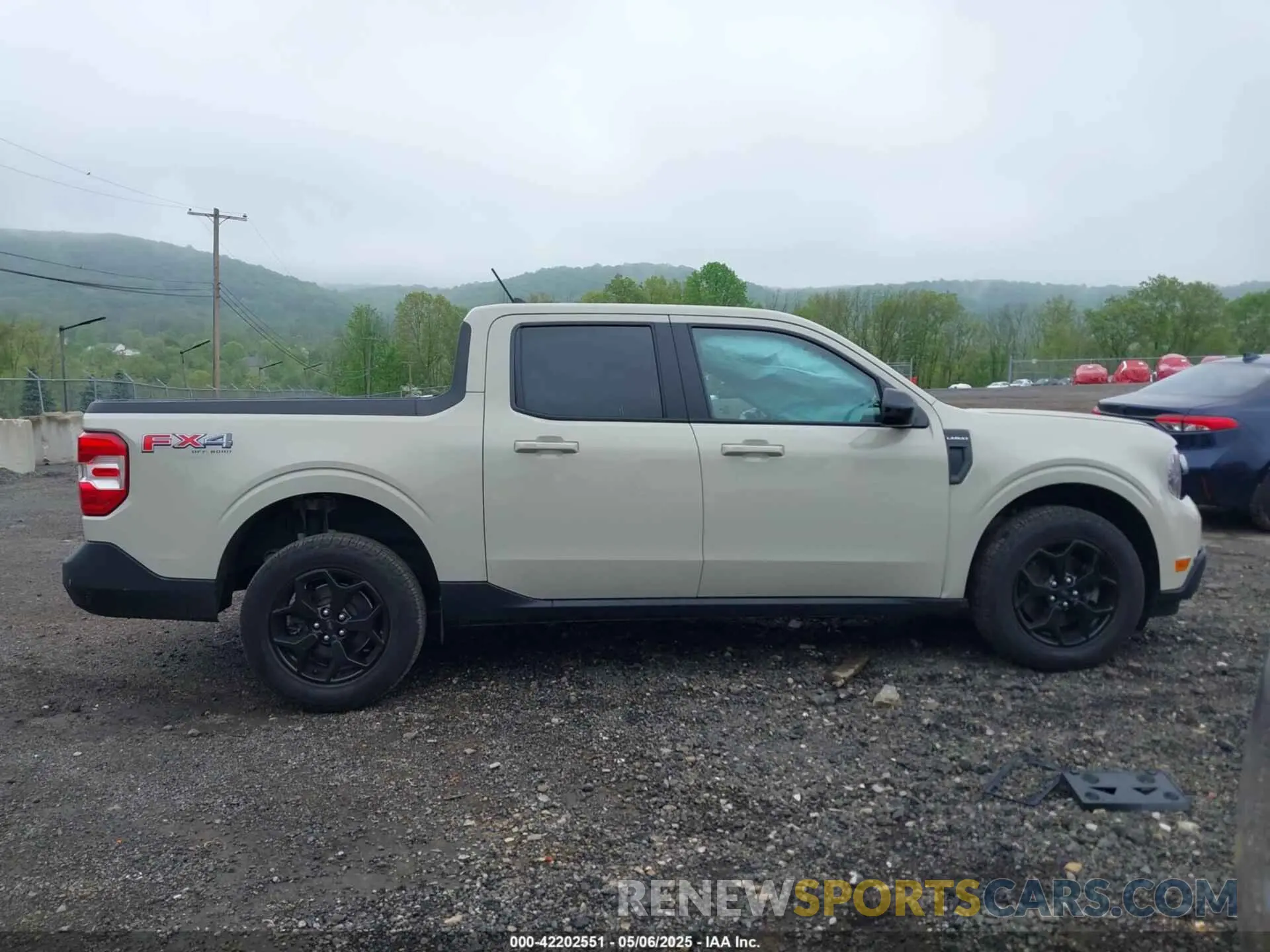 13 Photograph of a damaged car 3FTTW8S96RRB45370 FORD MAVERICK 2024