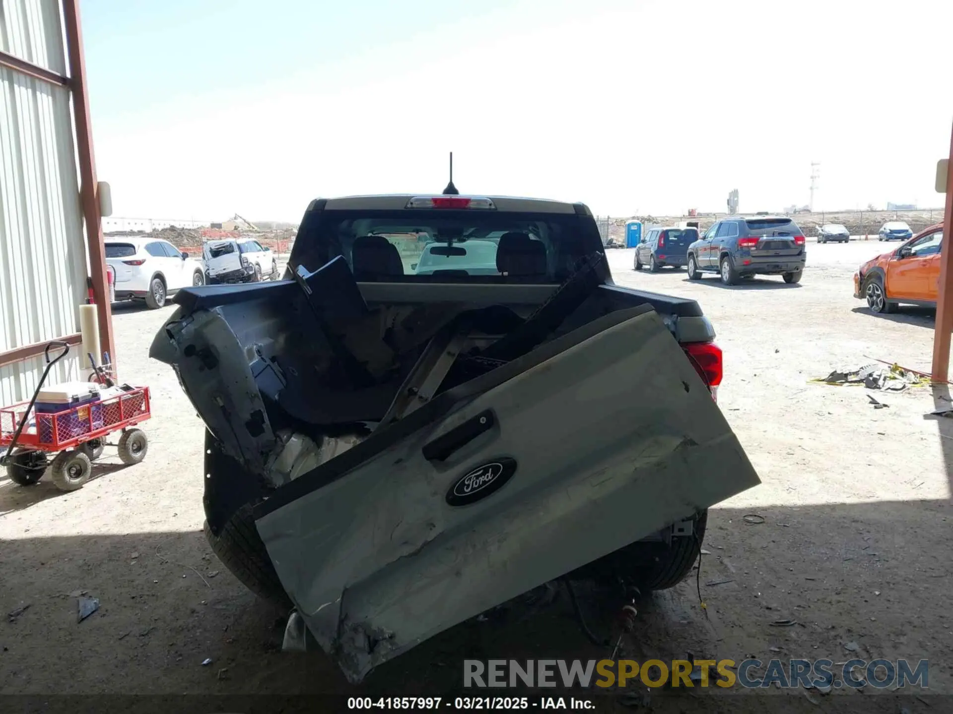 16 Photograph of a damaged car 3FTTW8A30SRA35448 FORD MAVERICK 2025