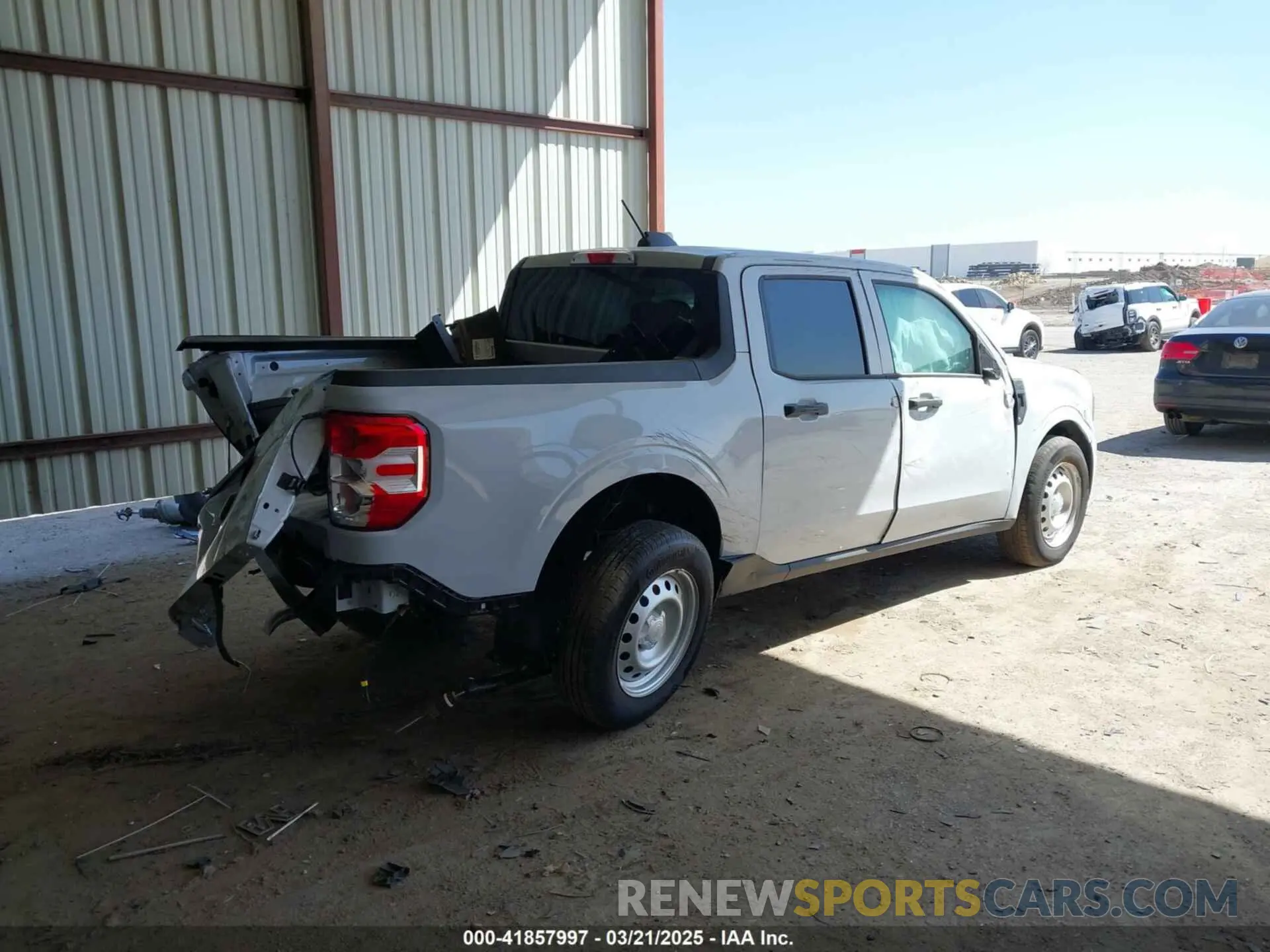 4 Photograph of a damaged car 3FTTW8A30SRA35448 FORD MAVERICK 2025