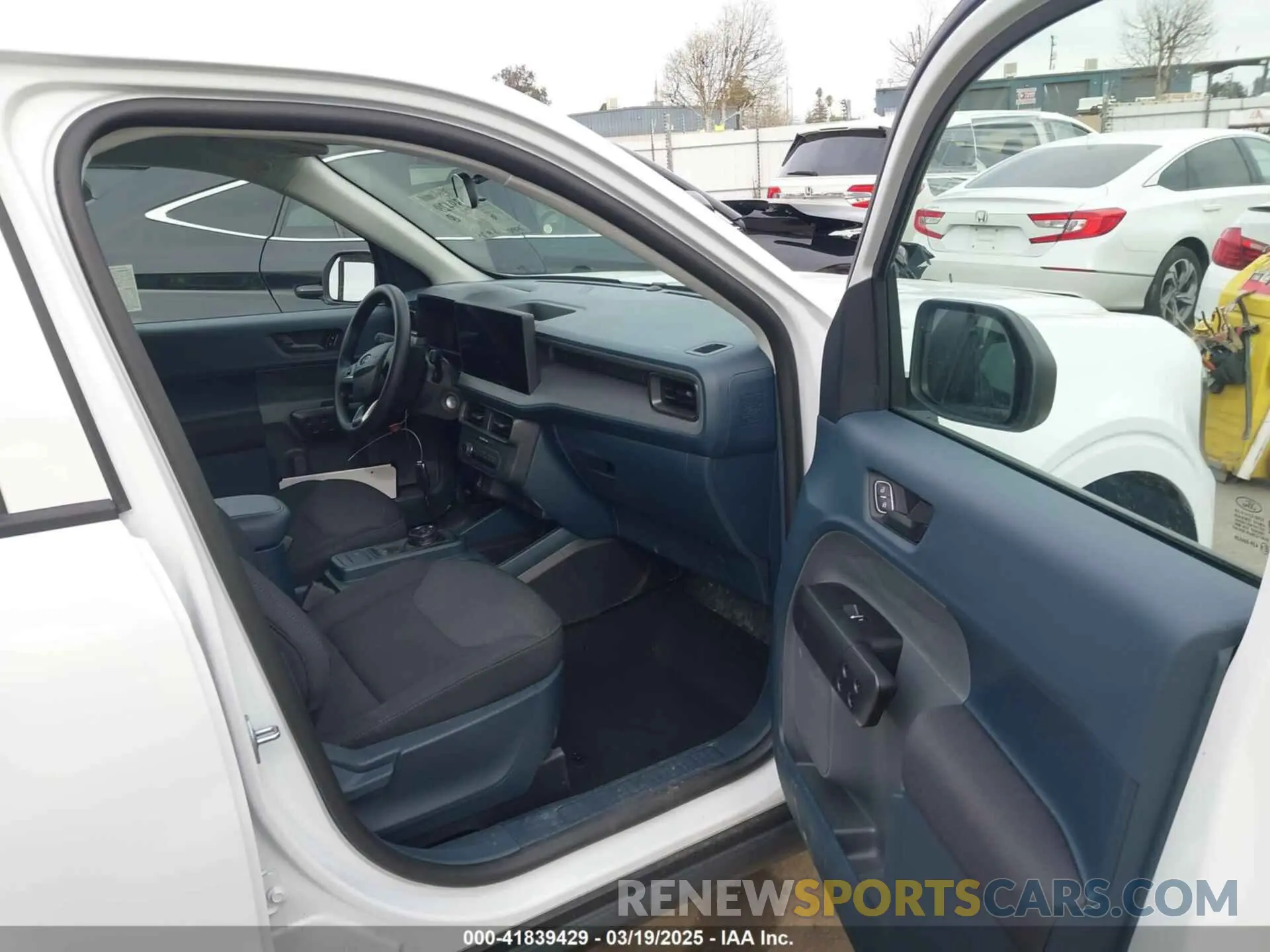 5 Photograph of a damaged car 3FTTW8A31SRA08923 FORD MAVERICK 2025