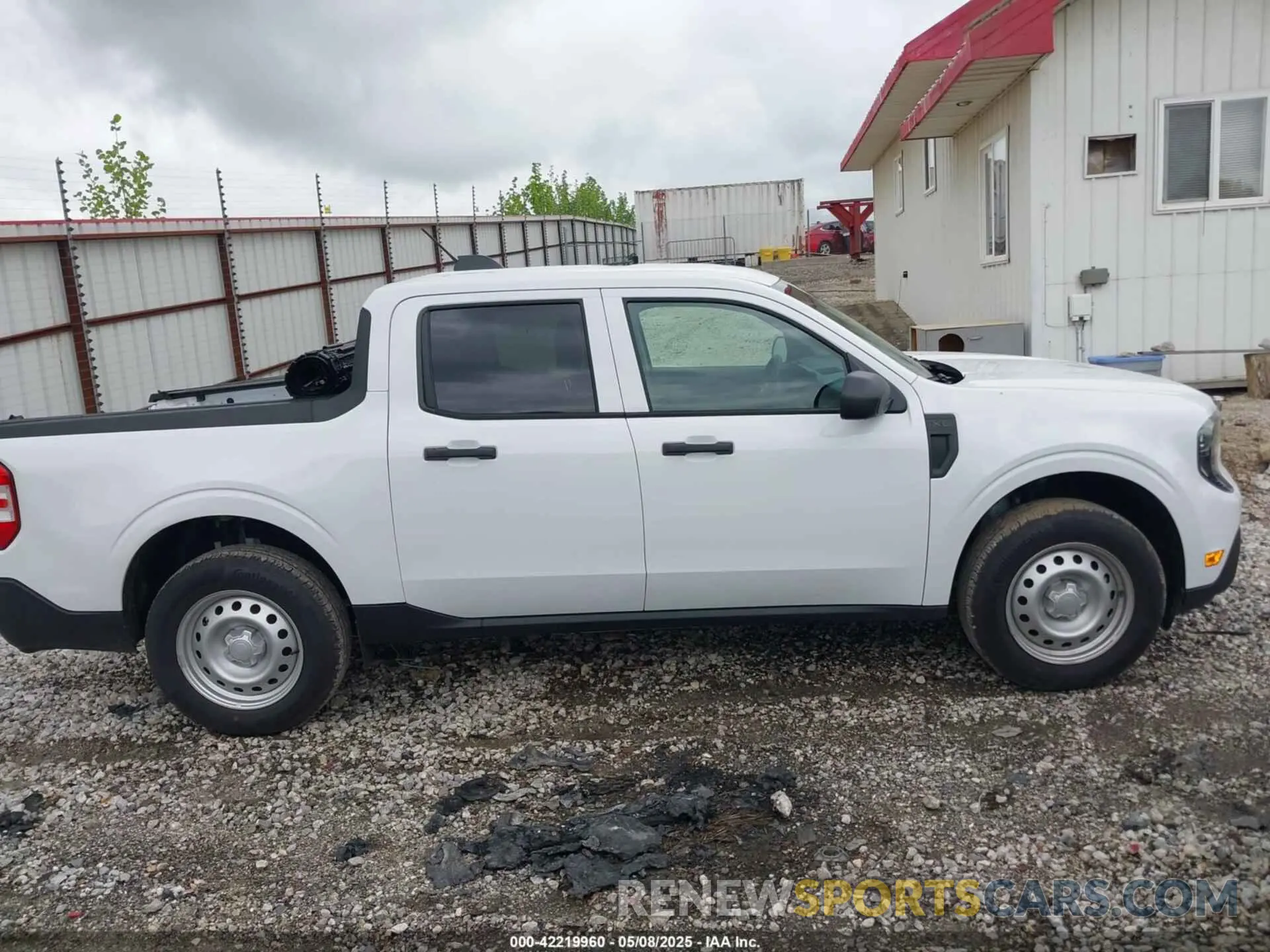 13 Photograph of a damaged car 3FTTW8BA5SRA03981 FORD MAVERICK 2025