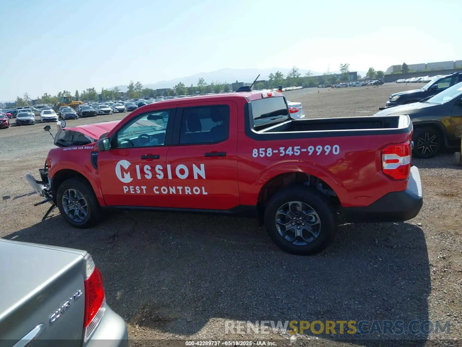 14 Photograph of a damaged car 3FTTW8H39SRA60872 FORD MAVERICK 2025