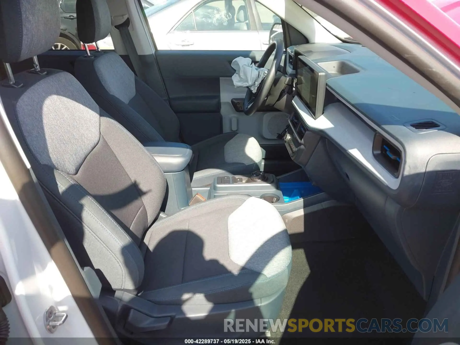 5 Photograph of a damaged car 3FTTW8H39SRA60872 FORD MAVERICK 2025