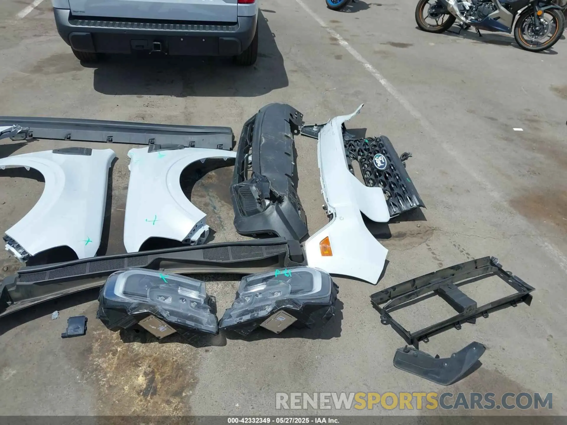 18 Photograph of a damaged car 3FTTW8S39SRA53168 FORD MAVERICK 2025