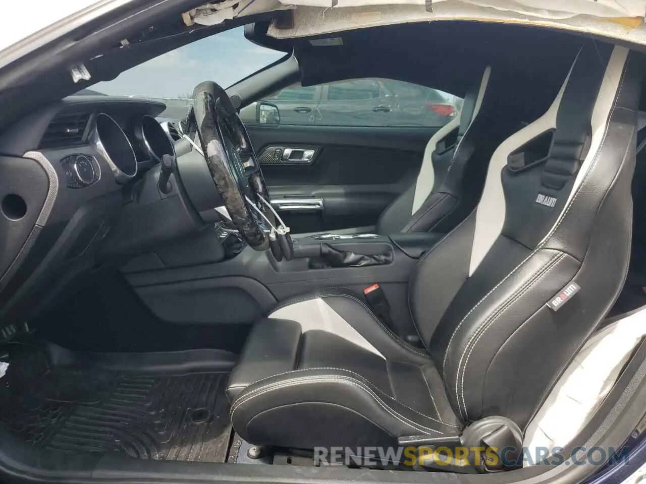 7 Photograph of a damaged car 1FA6P8CF0K5105475 FORD MUSTANG 2019