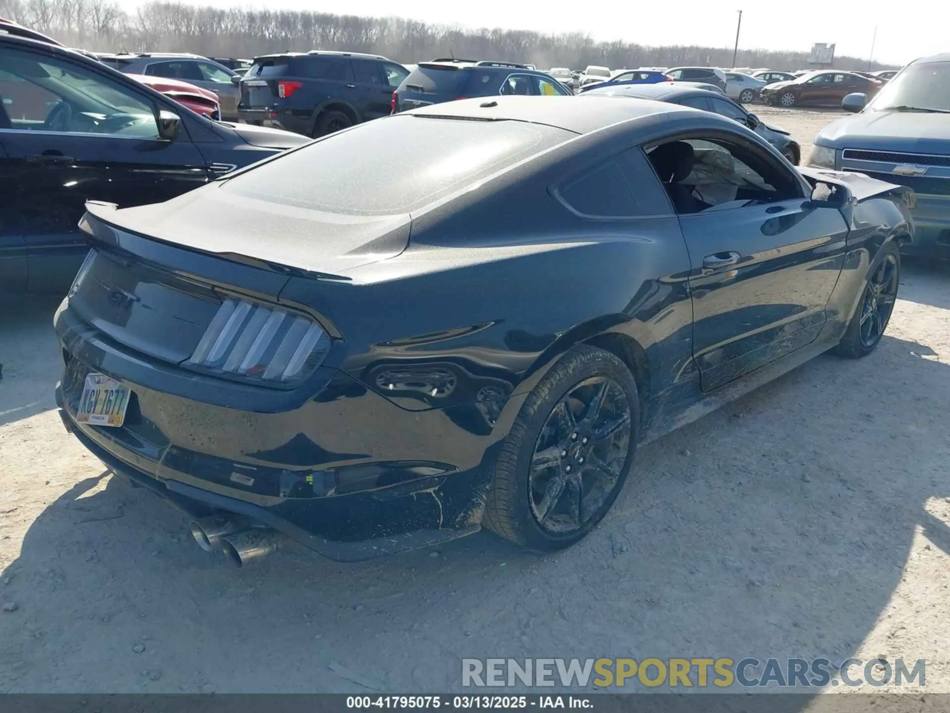 4 Photograph of a damaged car 1FA6P8CF0K5129940 FORD MUSTANG 2019