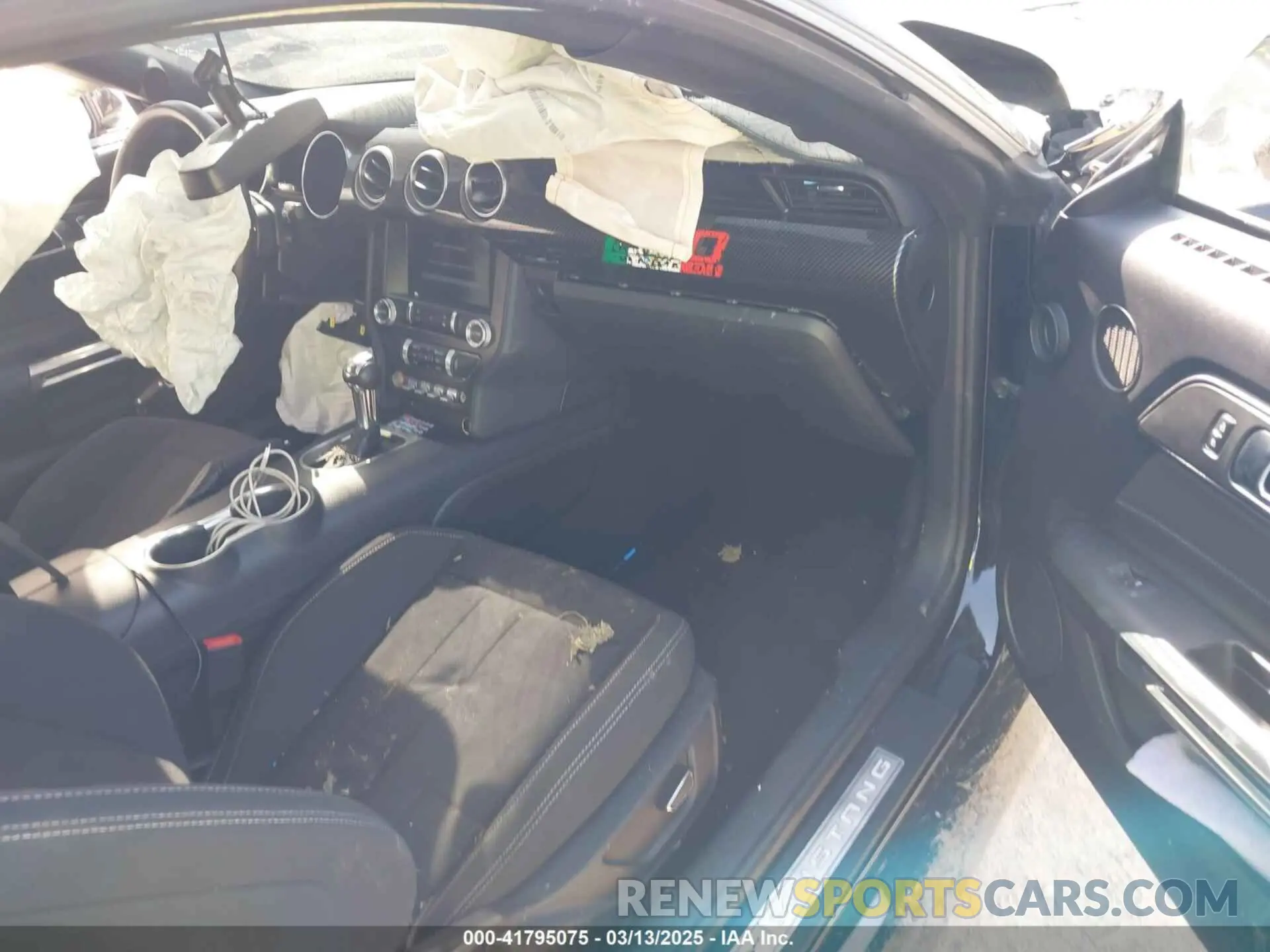 5 Photograph of a damaged car 1FA6P8CF0K5129940 FORD MUSTANG 2019
