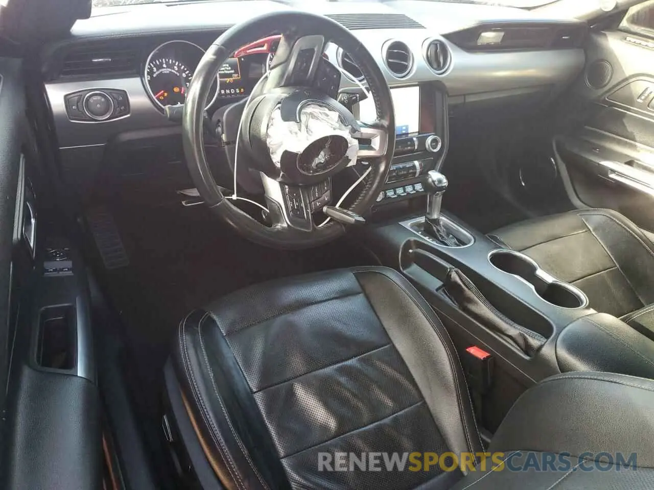 8 Photograph of a damaged car 1FA6P8CF0K5134040 FORD MUSTANG 2019
