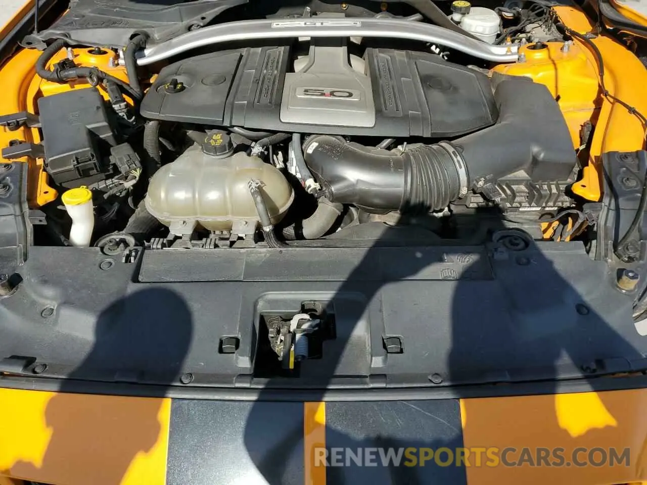 11 Photograph of a damaged car 1FA6P8CF0K5137987 FORD MUSTANG 2019