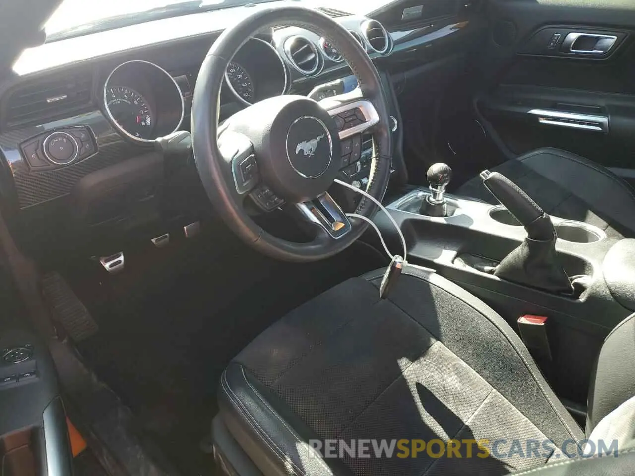 8 Photograph of a damaged car 1FA6P8CF0K5137987 FORD MUSTANG 2019