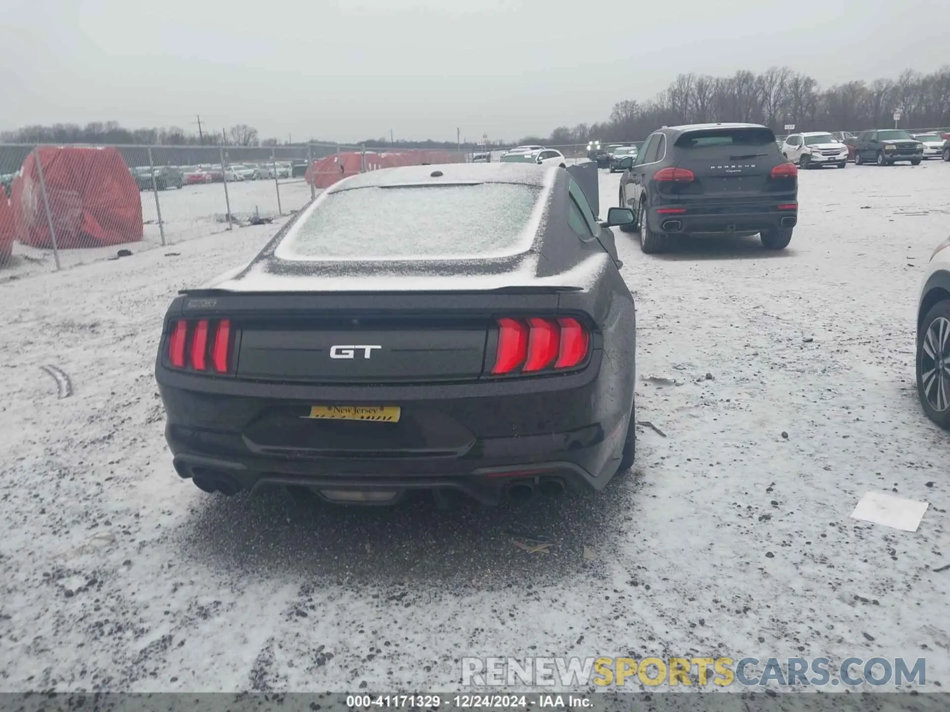 15 Photograph of a damaged car 1FA6P8CF0K5141232 FORD MUSTANG 2019