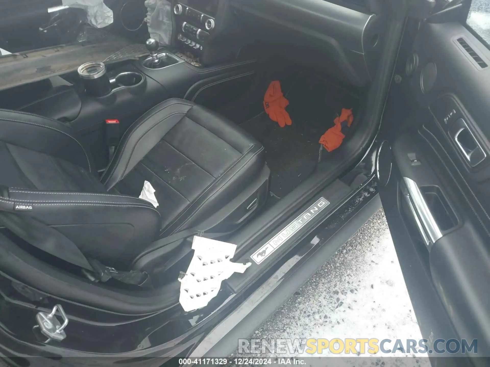 5 Photograph of a damaged car 1FA6P8CF0K5141232 FORD MUSTANG 2019
