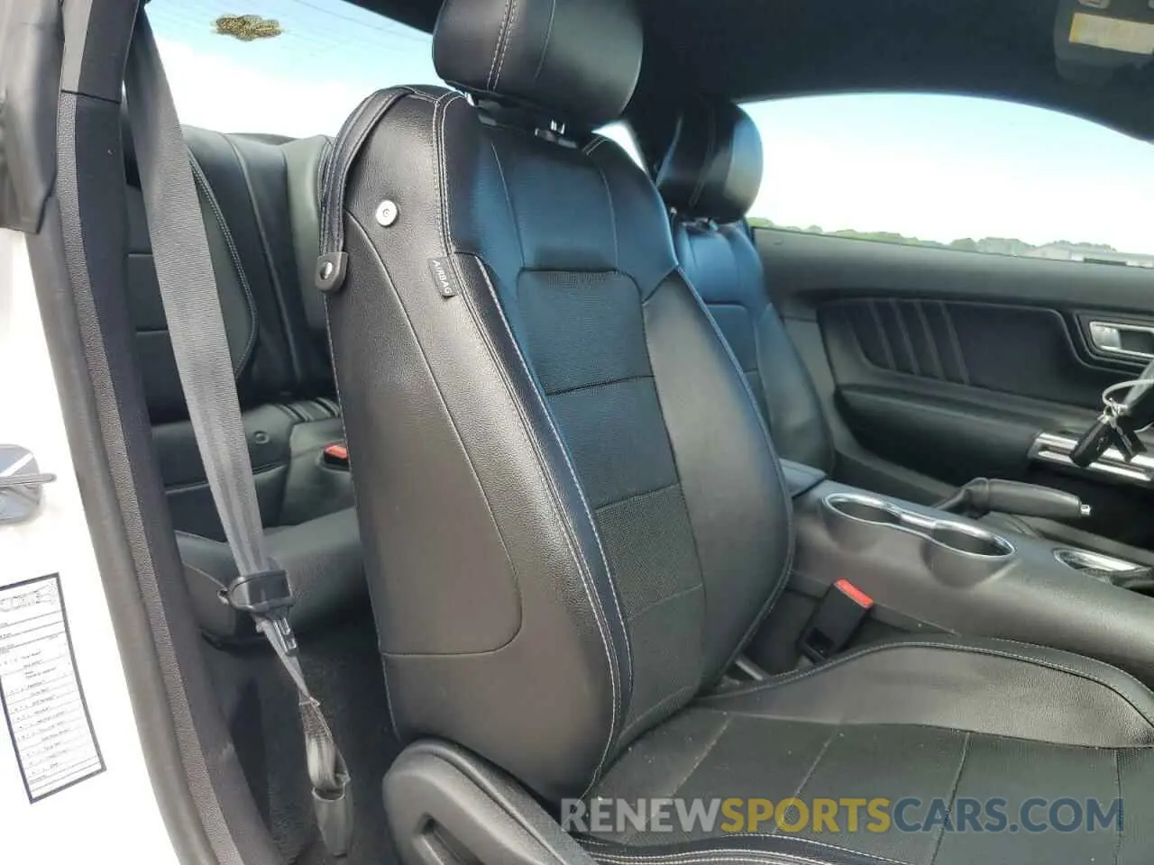 10 Photograph of a damaged car 1FA6P8CF1K5151669 FORD MUSTANG 2019
