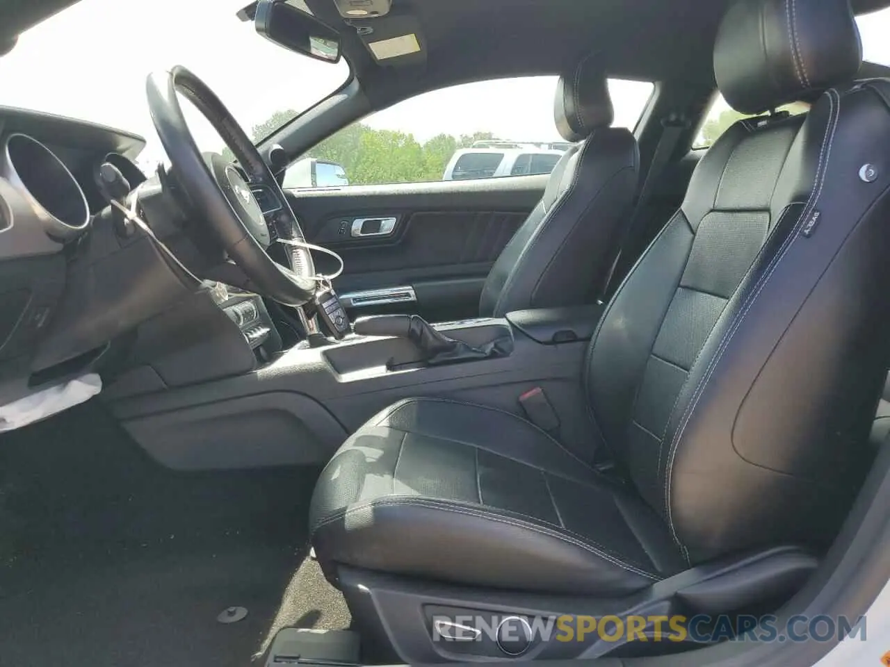 7 Photograph of a damaged car 1FA6P8CF1K5151669 FORD MUSTANG 2019