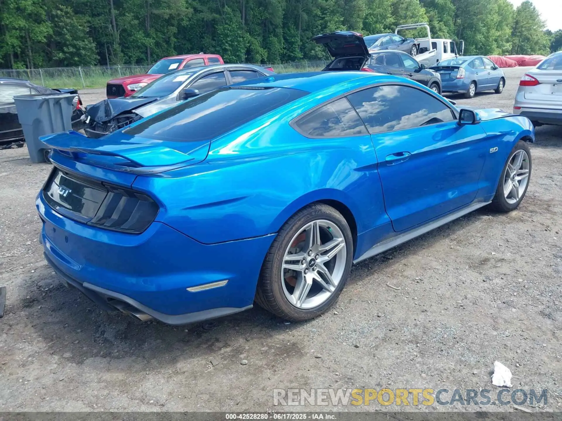 4 Photograph of a damaged car 1FA6P8CF1K5157004 FORD MUSTANG 2019